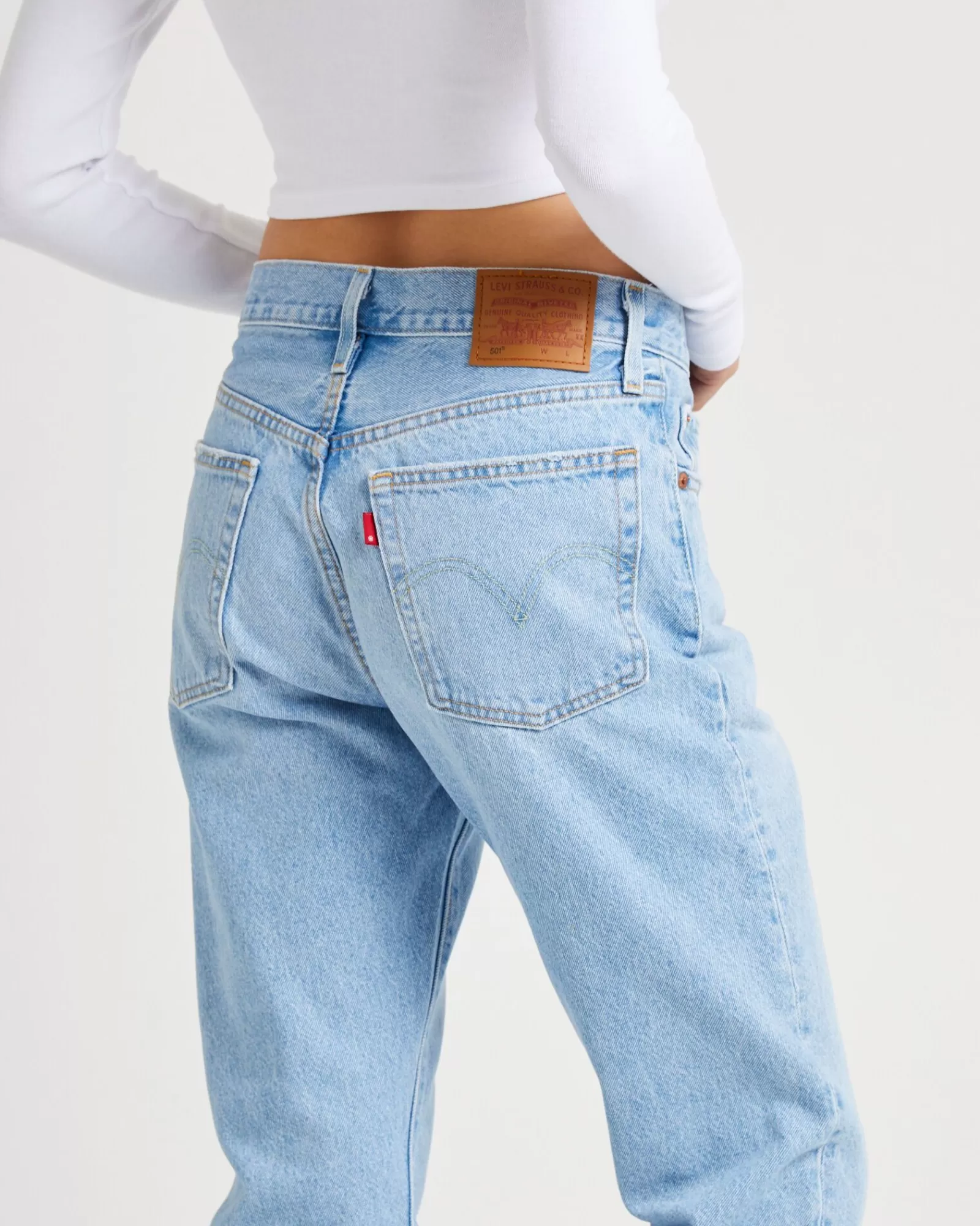 LEVI'S 501 Pantaloni Denim Iconici - Blu Profondo Ojai Luxor - Modello Classico con Cuciture Originali, Taglio Comodo e Resistente per Uno Stile Senza Tempo