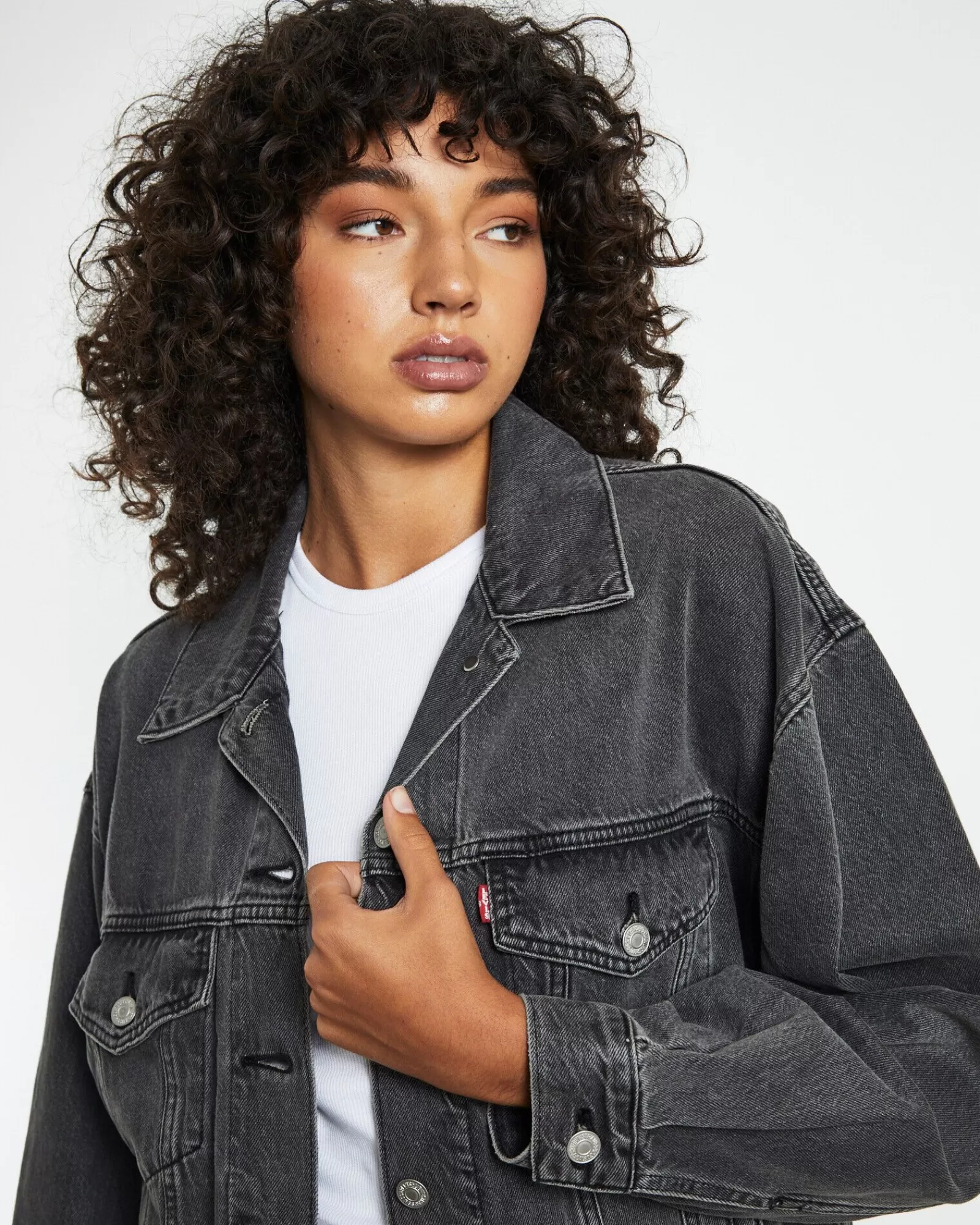 Levi's Giubbotto Trucker Denim Vintage Anni 90 - Nero Assoluto, Stile Retrò con Taschini Iconici (Promozione Limitata)