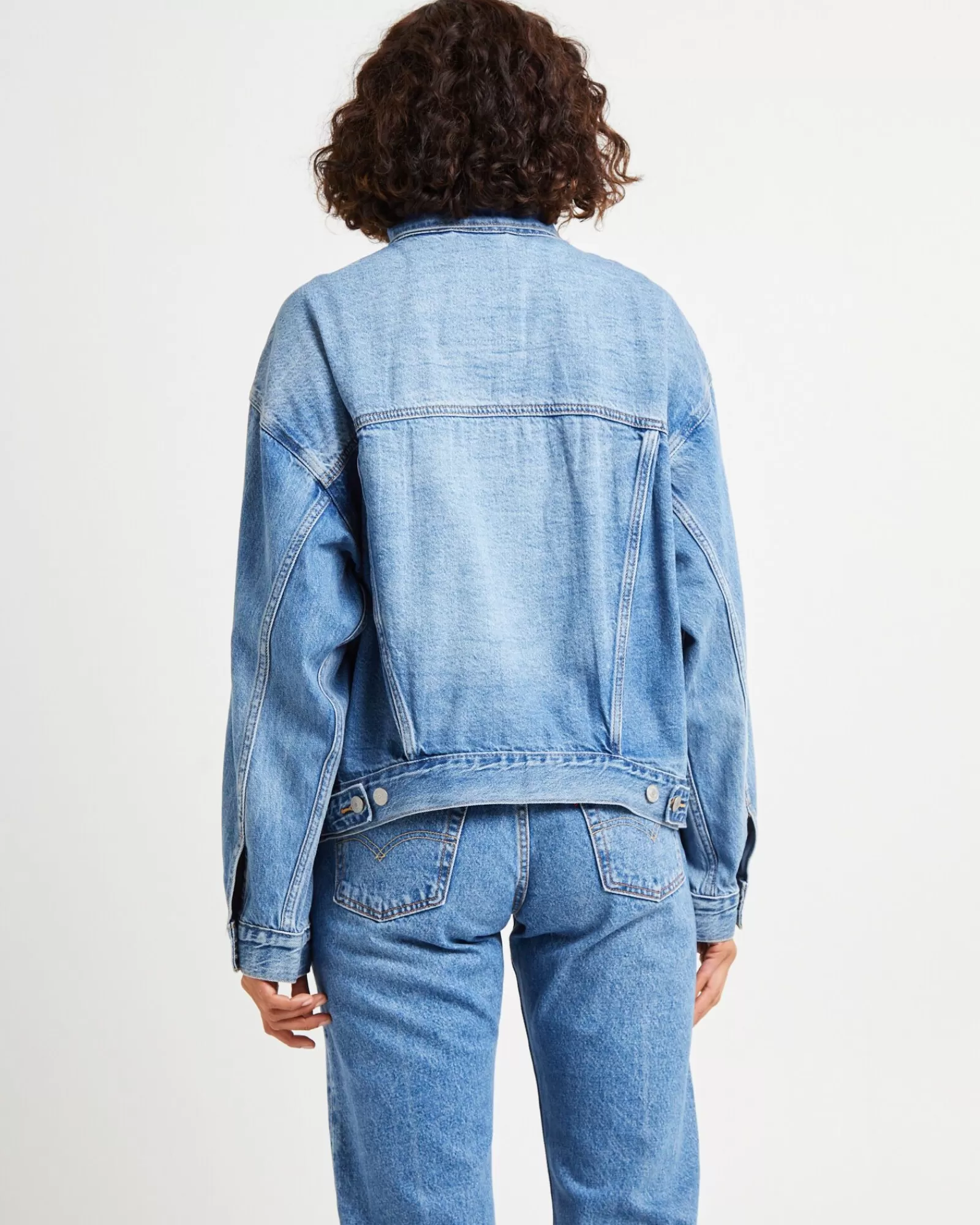 Giacca Trucker Denim Levi's Anni 90 - Morbidezza da Sogno in Blu Medio, Stile Vintage Rilassato