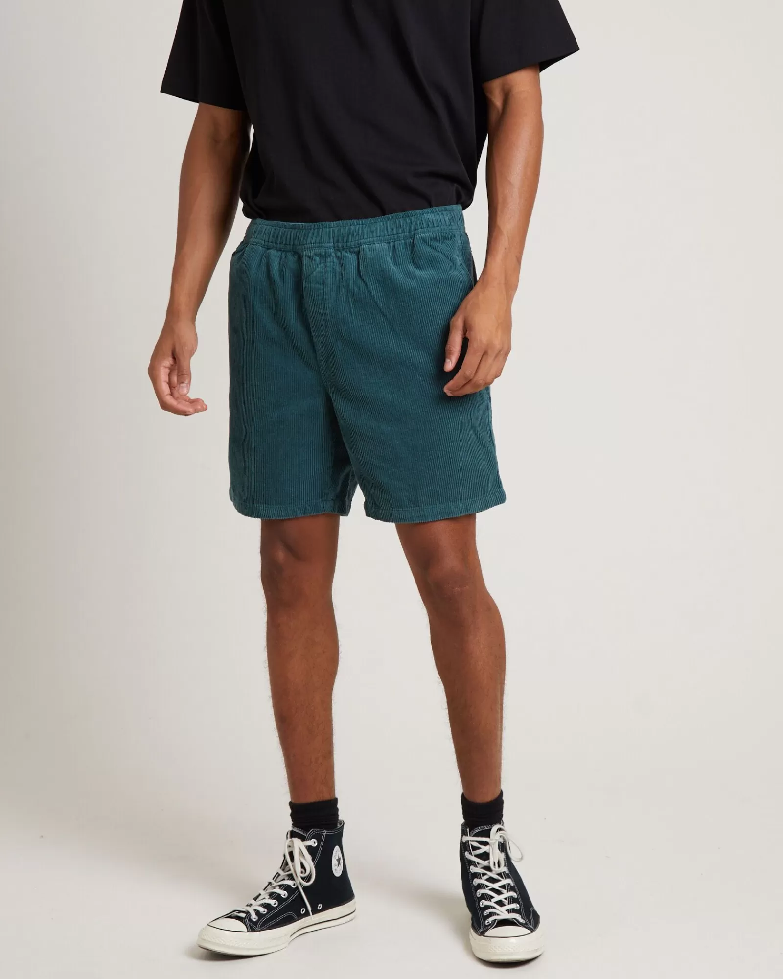 Pantaloncini Uomo in Tessuto Bedford - Taglio Classico, Tonalità Lago per Stagione Estiva