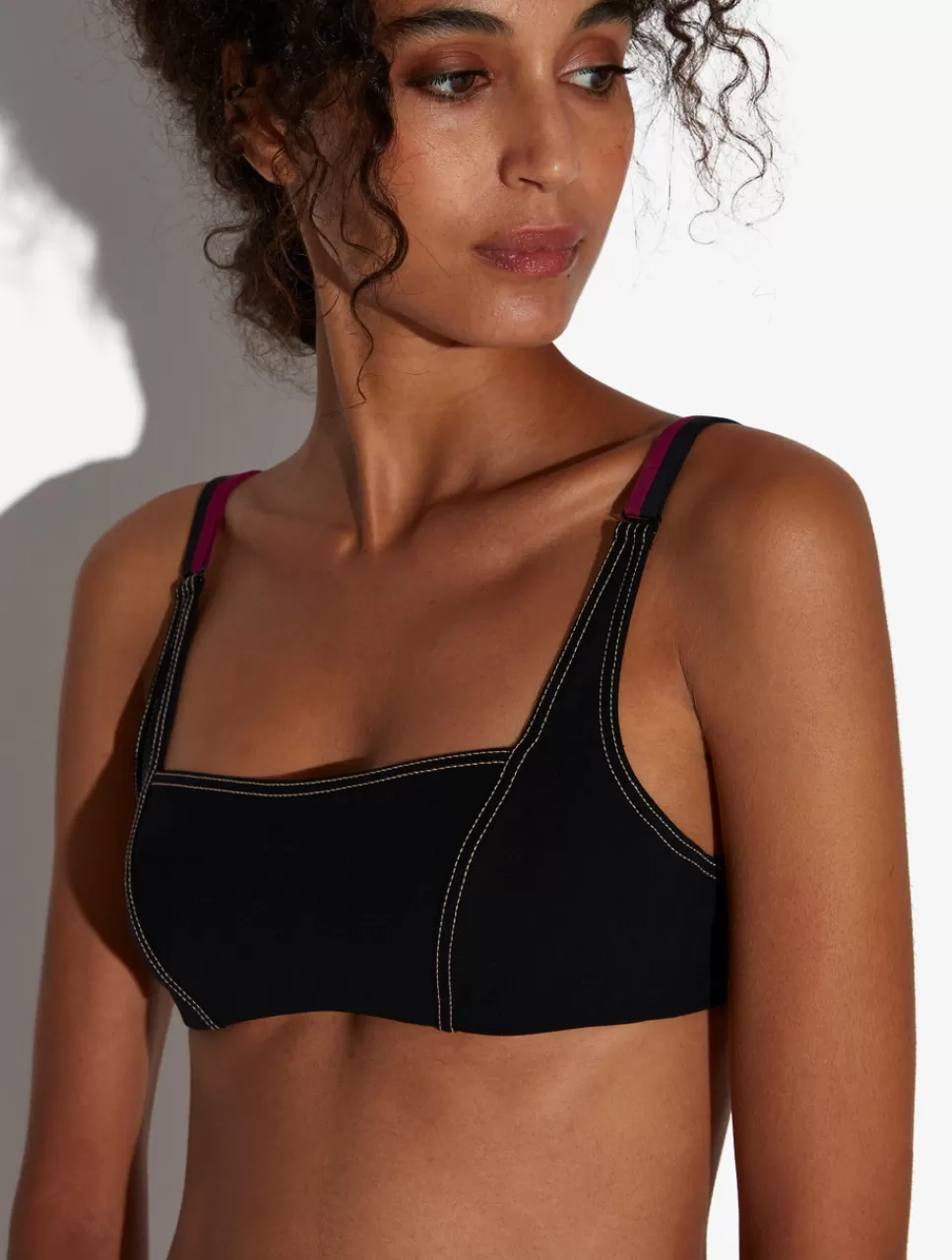 Costume da Bagno Reggiseno Elegante Mare Nera - Design Moderno con Fascia Confortevole