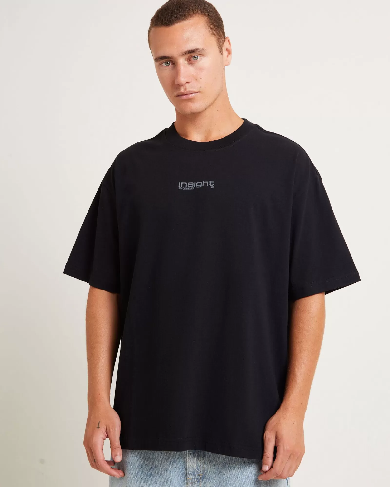 Maglietta Oversize Manica Corta INSIGHT Corp - Taglia Generosa e Confezione Morbida, Offerta Imperdibile!