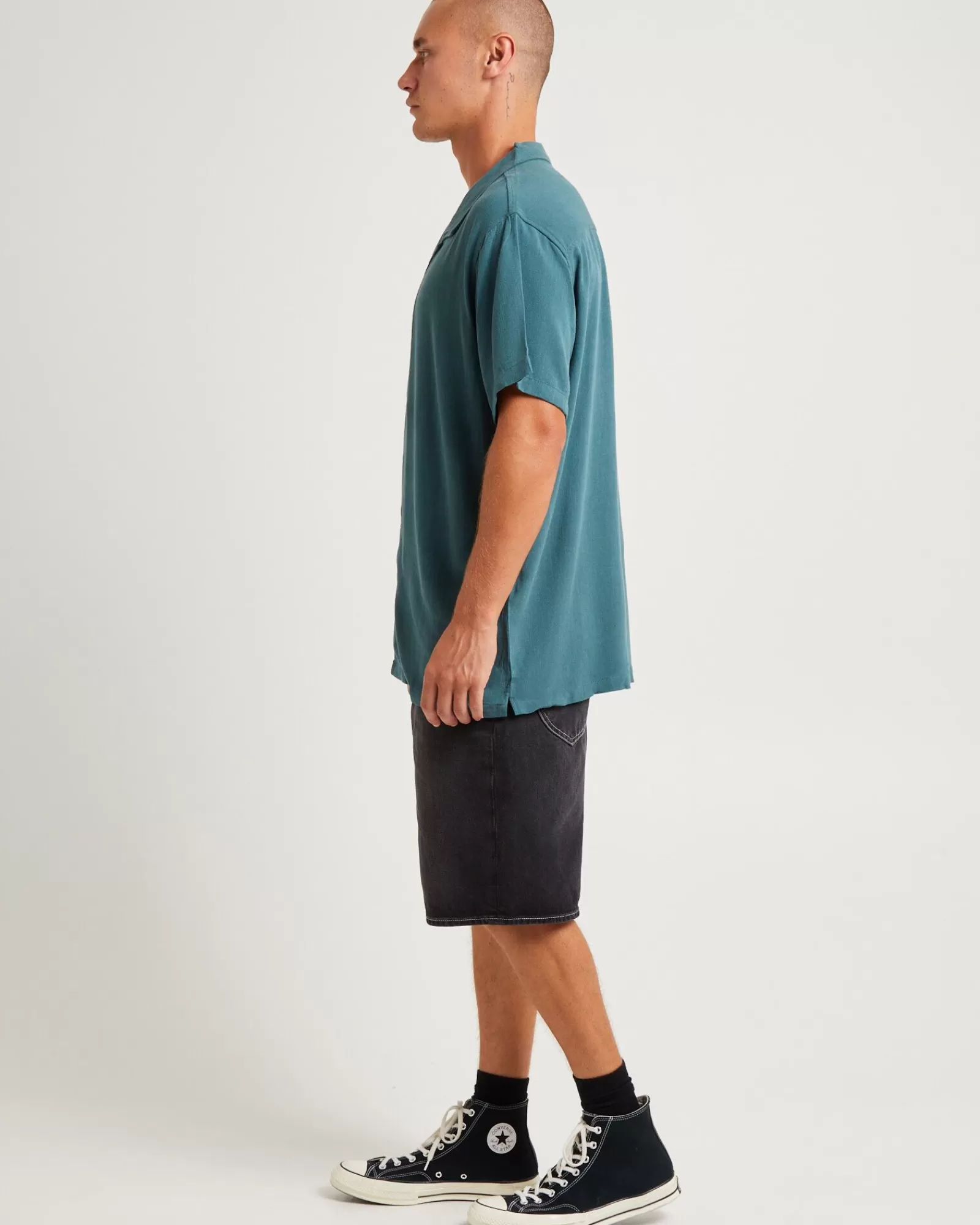 THE CRITICAL SLIDE SOCIETY: Camicia Estiva Ernie in Tessuto Leggero - Verde Salvia con Maniche Corte, Ideale per Stile Casual Elegante. Offerta Speciale Estate 2024.