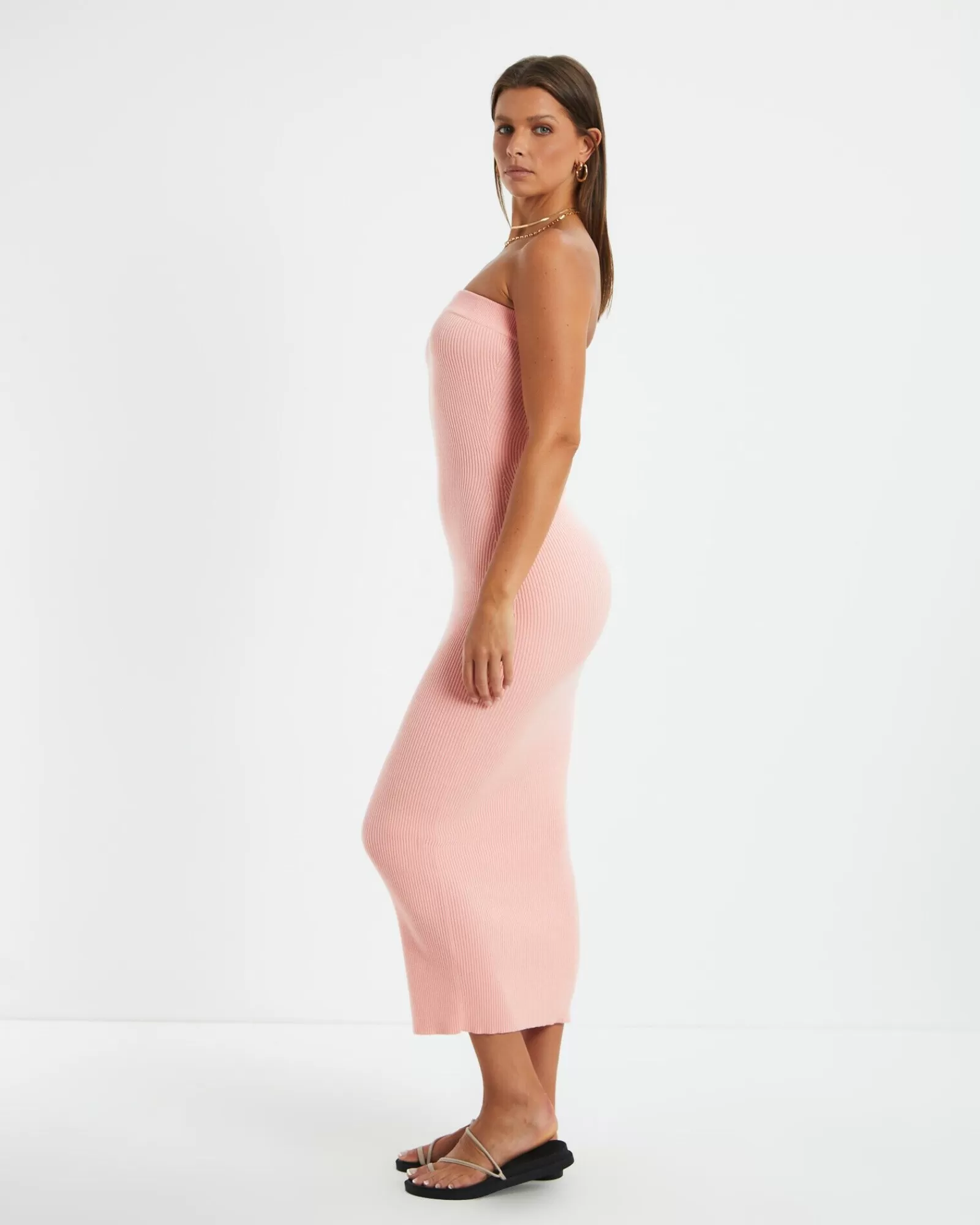 Abito CHARLIE HOLIDAY Freya in Maglia Confortevole - Rosa Corallo Brillante, Modello Mid-Lungo per Primavera-Estate