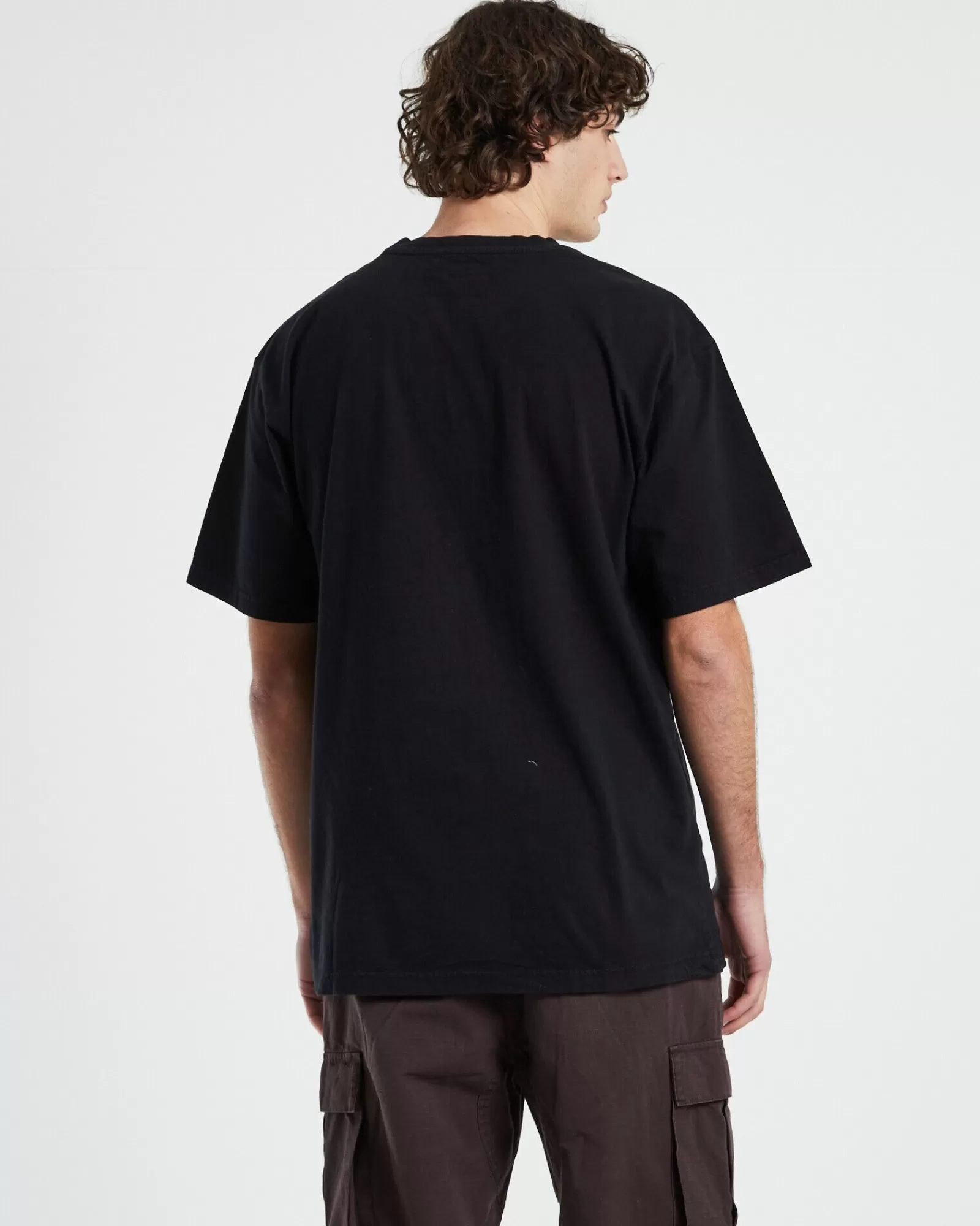 Maglietta Essential Manica Corta - Nero Vintage per Stile Casual Tutto il Giorno