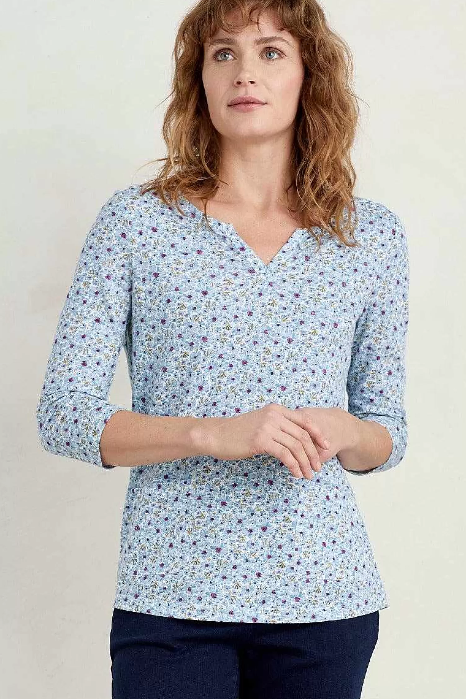 Maglia Donna con Scollo a V Delicato e Motivi Gipsofila - Stile Costiero di Seasalt Cornwall