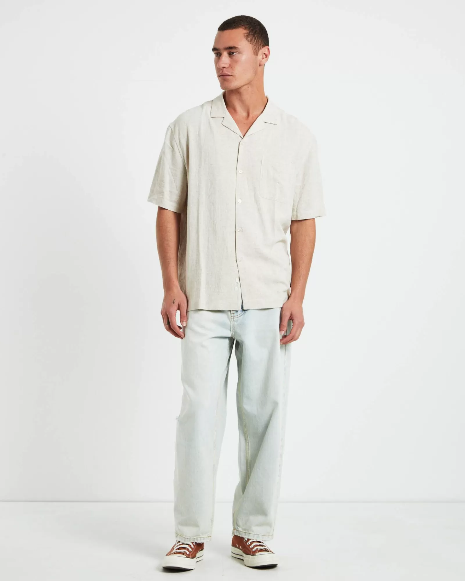 Camicia estiva in lino Harrison con maniche corte per resort - Tinta naturale in offerta speciale ARVUST