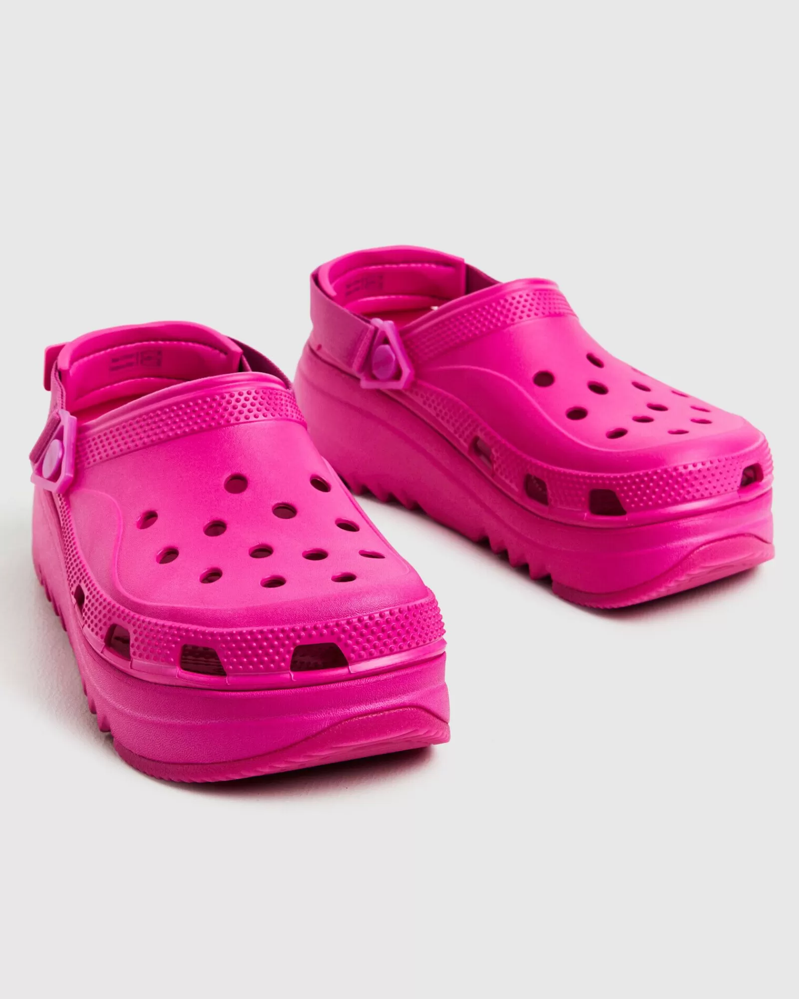 Scarpe comode CROCS Hike 2.0 - Modello clogs unisex in rosa succoso, perfette per lo stile urbano e le giornate dinamiche