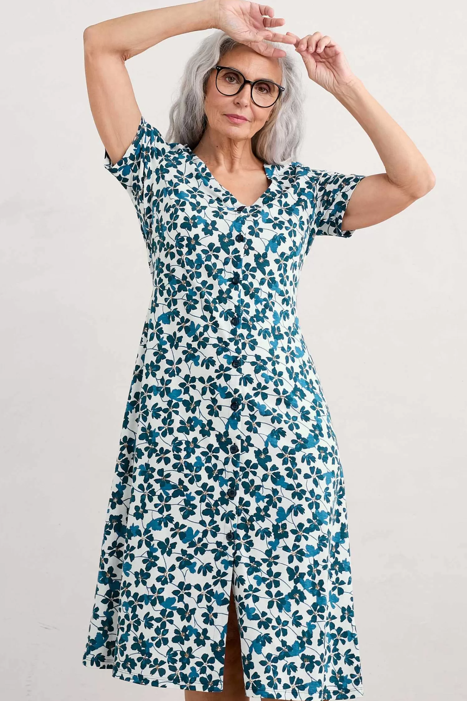 Abito da Tè Lilian con Ricami Floreali - Eleganza Costiera in Stile Cornwall per Donna
