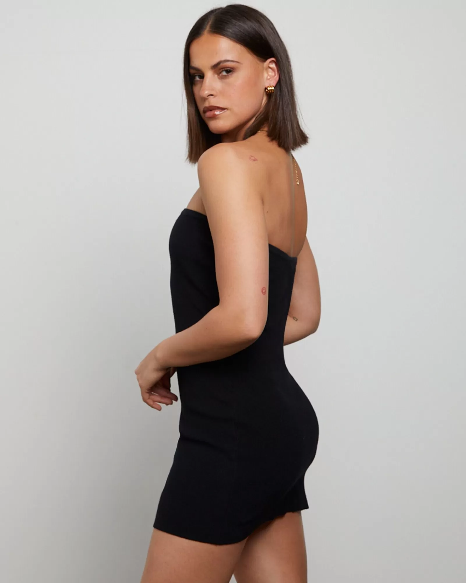 Elegante Abito Corto in Maglia Lussuosa con Top Bandeau - Nero Linea Base di General Pants Co.
