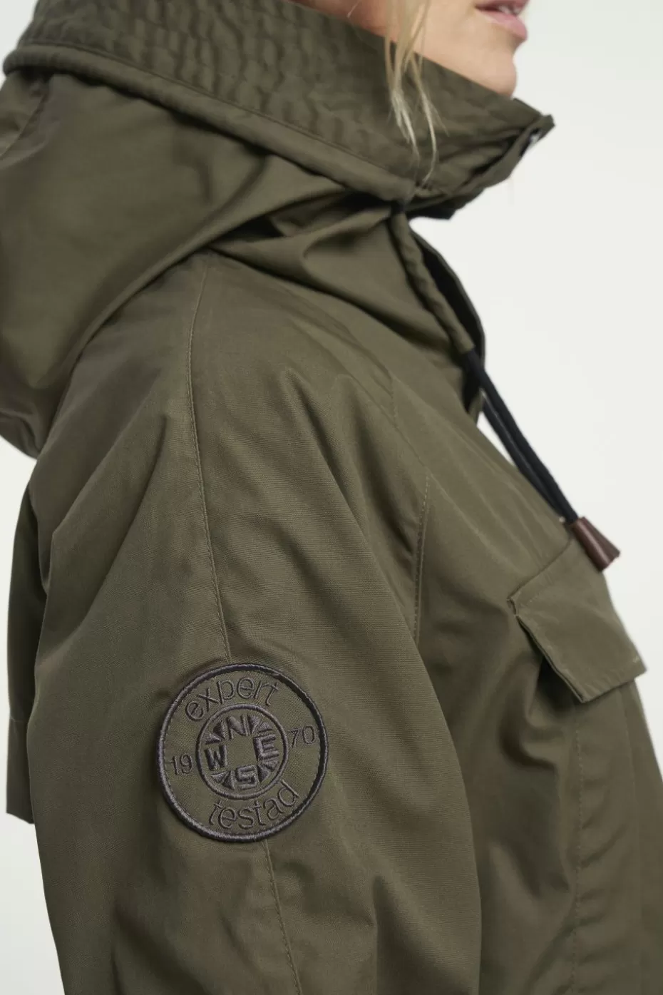 Promozione Giacca Impermeabile Tenson Unisex Mod. 55 - Trekking Montano in Colore Foglia di Vite