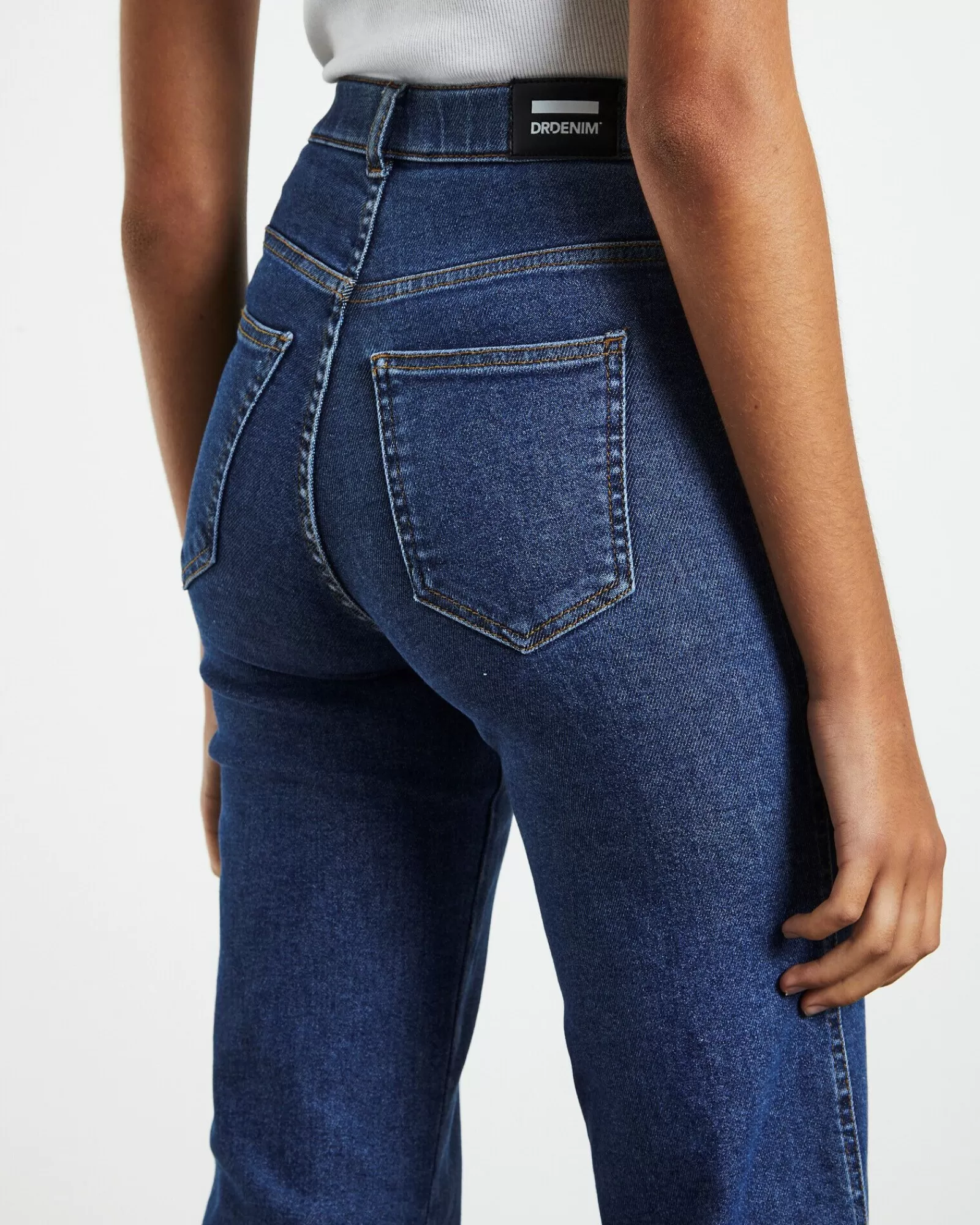 DR DENIM Jeans Dritti Modello Moxy - Comodi e Convenienti, Taglio Classico in Tinta Unica Scuro Cape
