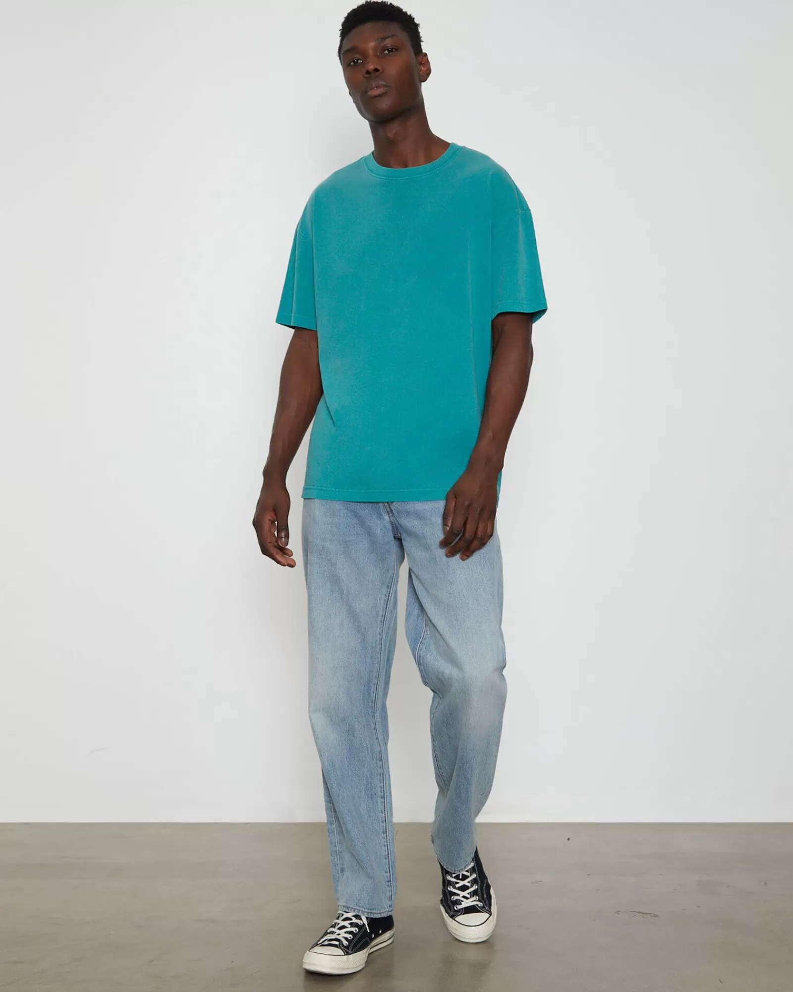 Maglietta Unisex Vintage Essential - Taglio Classico in Verde Smeraldo Intenso by GENERAL PANTS CO. | Collezione Basics Originale con Finiture Premium e Comfort Ottimale