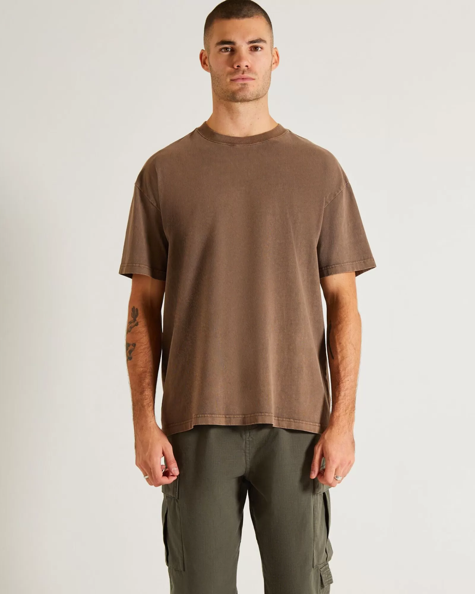 GENERAL PANTS CO. Maglietta Vintage Originale in Tessuto Morbido - Colore Marrone Ombra Confezione Comoda