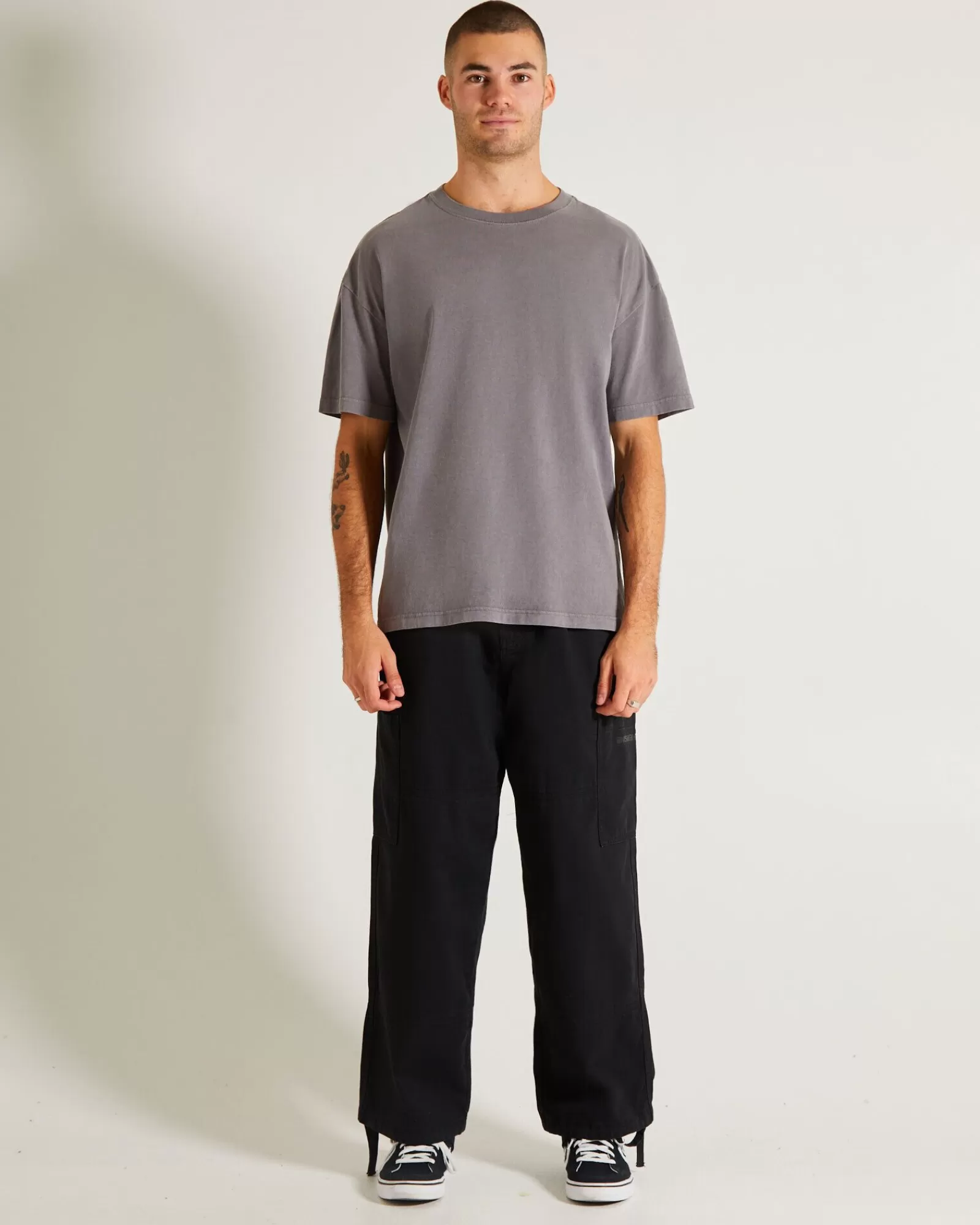 Maglietta Vintage Originale General Pants Co. - Grigio Antracite con Stile Iconico 

(Offerta Esclusiva) T-Shirt Unisex in Cotone Lavato - Linea Essentials con Confezione Comoda