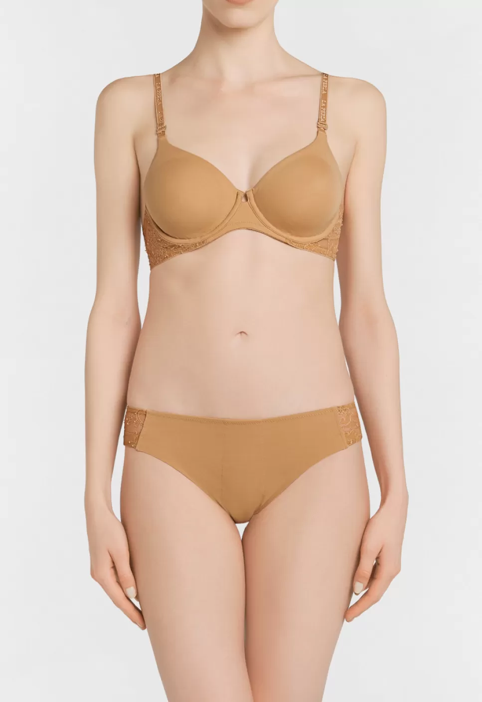 Sexy Reggiseno Con Ferretto Integrato in Lycra® Nude - Pizzo Chantilly e Design Ultraleggero | Intimo Modellante e Discreto 

（：，，，