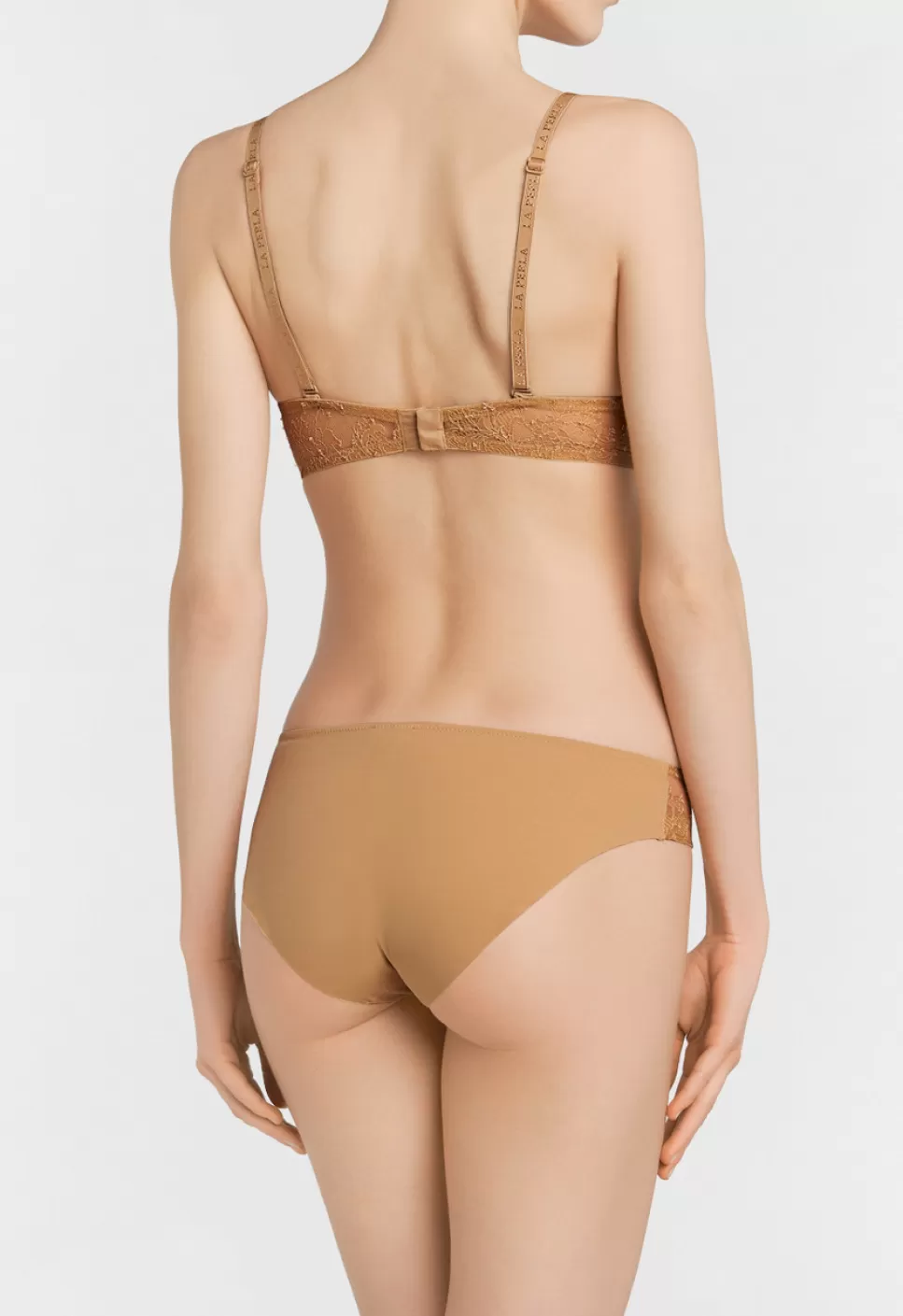 Sexy Reggiseno Con Ferretto Integrato in Lycra® Nude - Pizzo Chantilly e Design Ultraleggero | Intimo Modellante e Discreto 

（：，，，