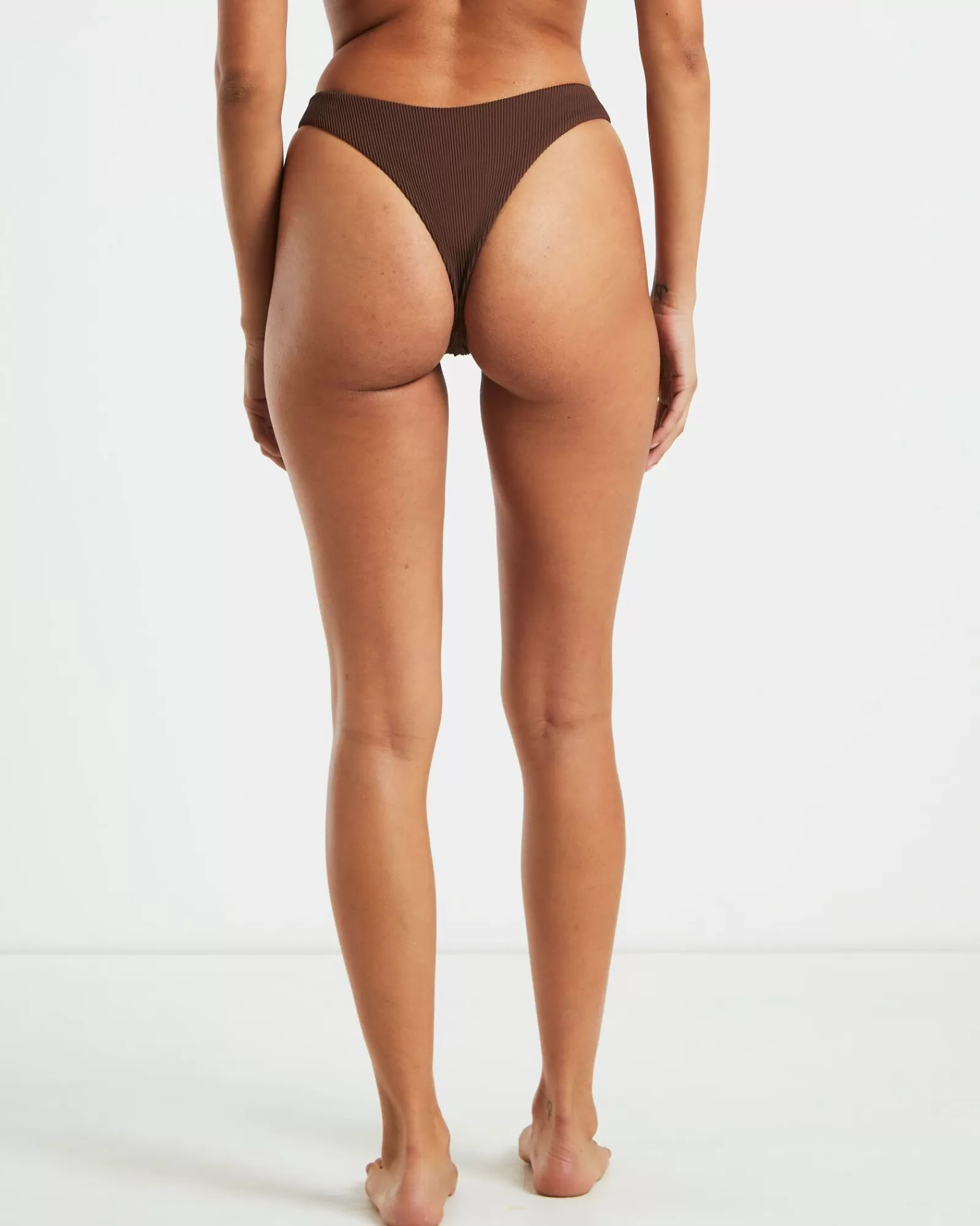 Saldi: Slip Bikini Scollati con Rifiniture a Coste - Tonalità Marrone Cioccolato Fondente