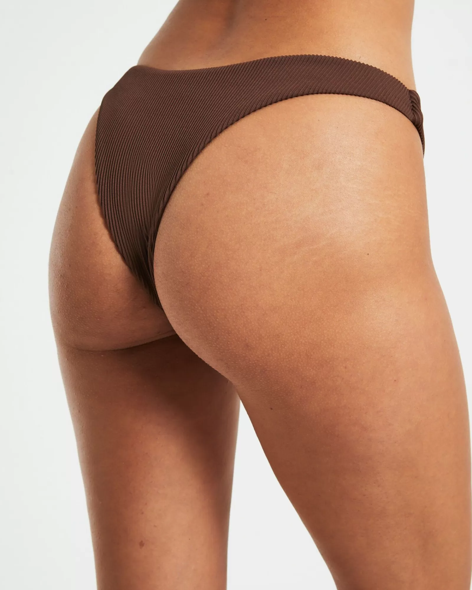 Saldi: Slip Bikini Scollati con Rifiniture a Coste - Tonalità Marrone Cioccolato Fondente
