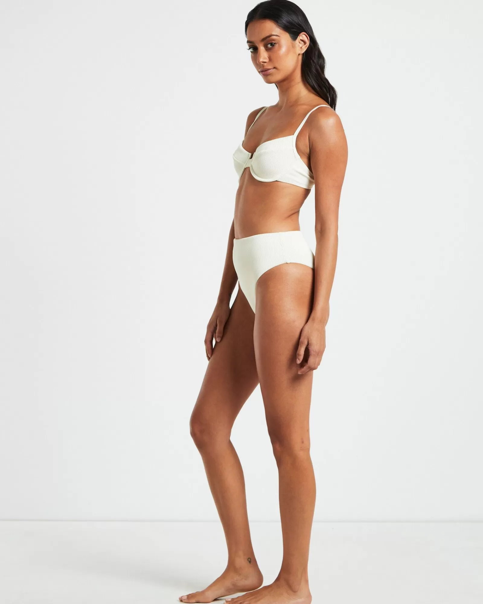 Reggiseno Bikini con Scollo a Coste e Ferretto - Bianco Mandorla | Offerta Imperdibile per Estate