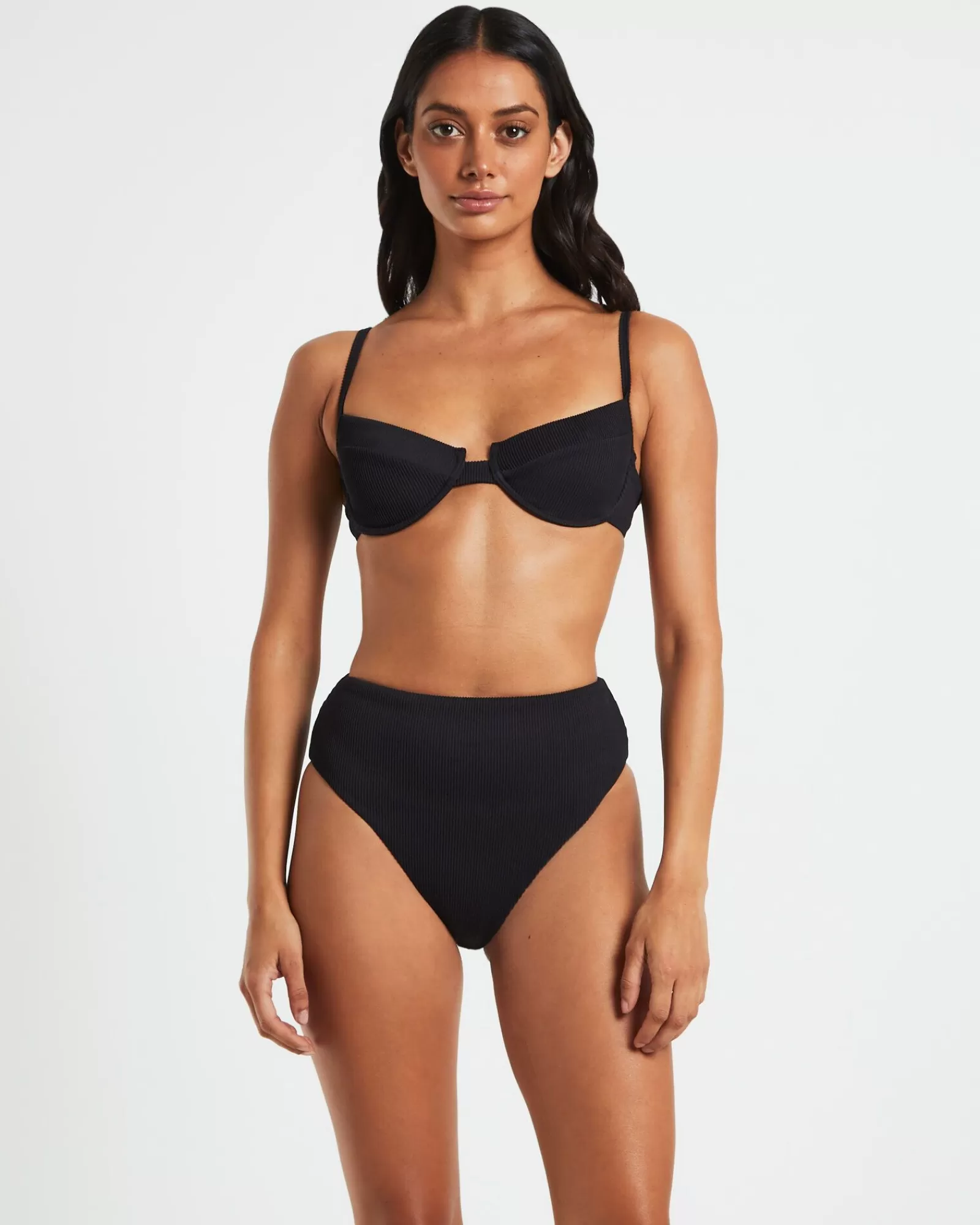 Reggiseno bikini con ferretto a scollo traforato - Nero intenso e design audace