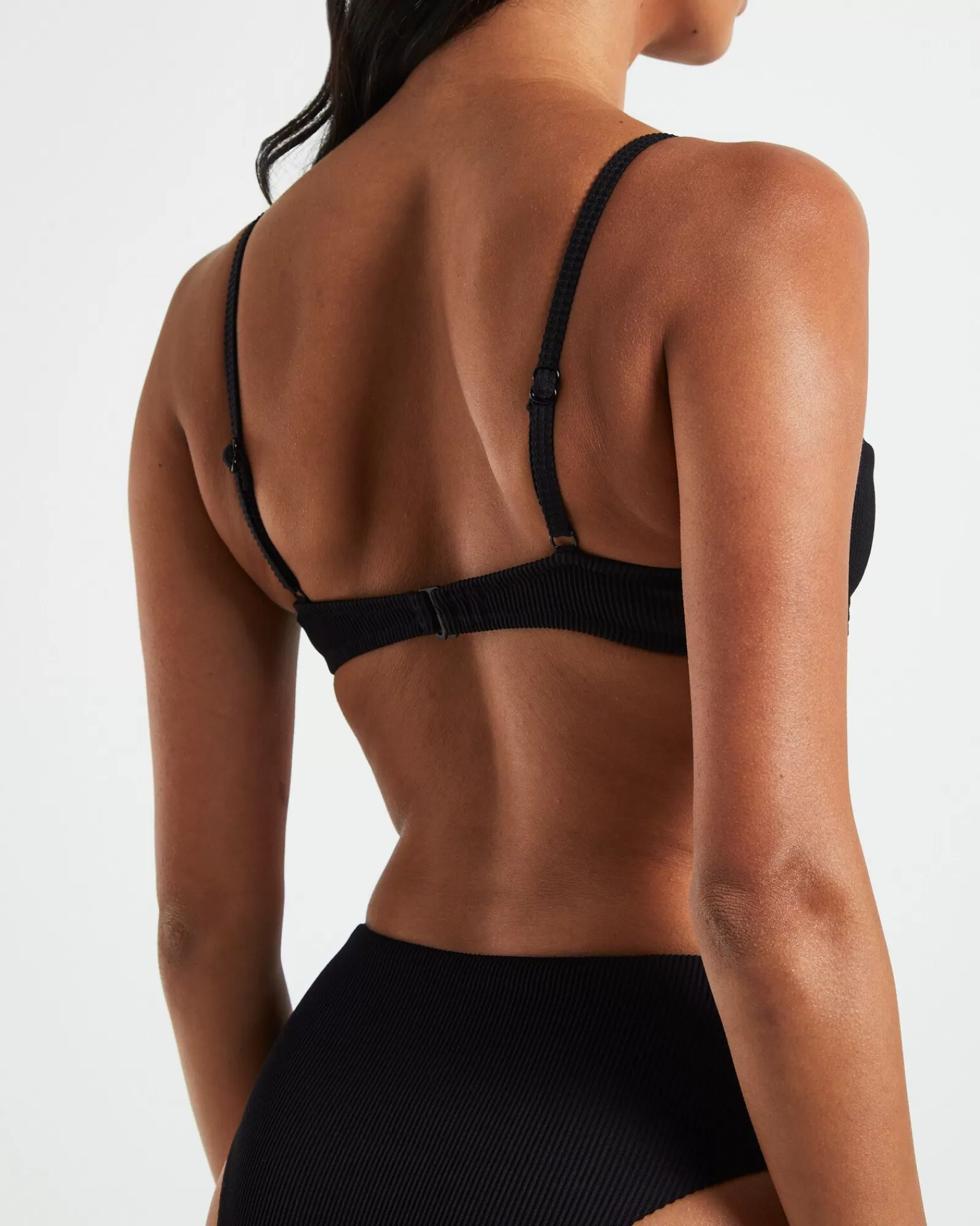 Reggiseno bikini con ferretto a scollo traforato - Nero intenso e design audace