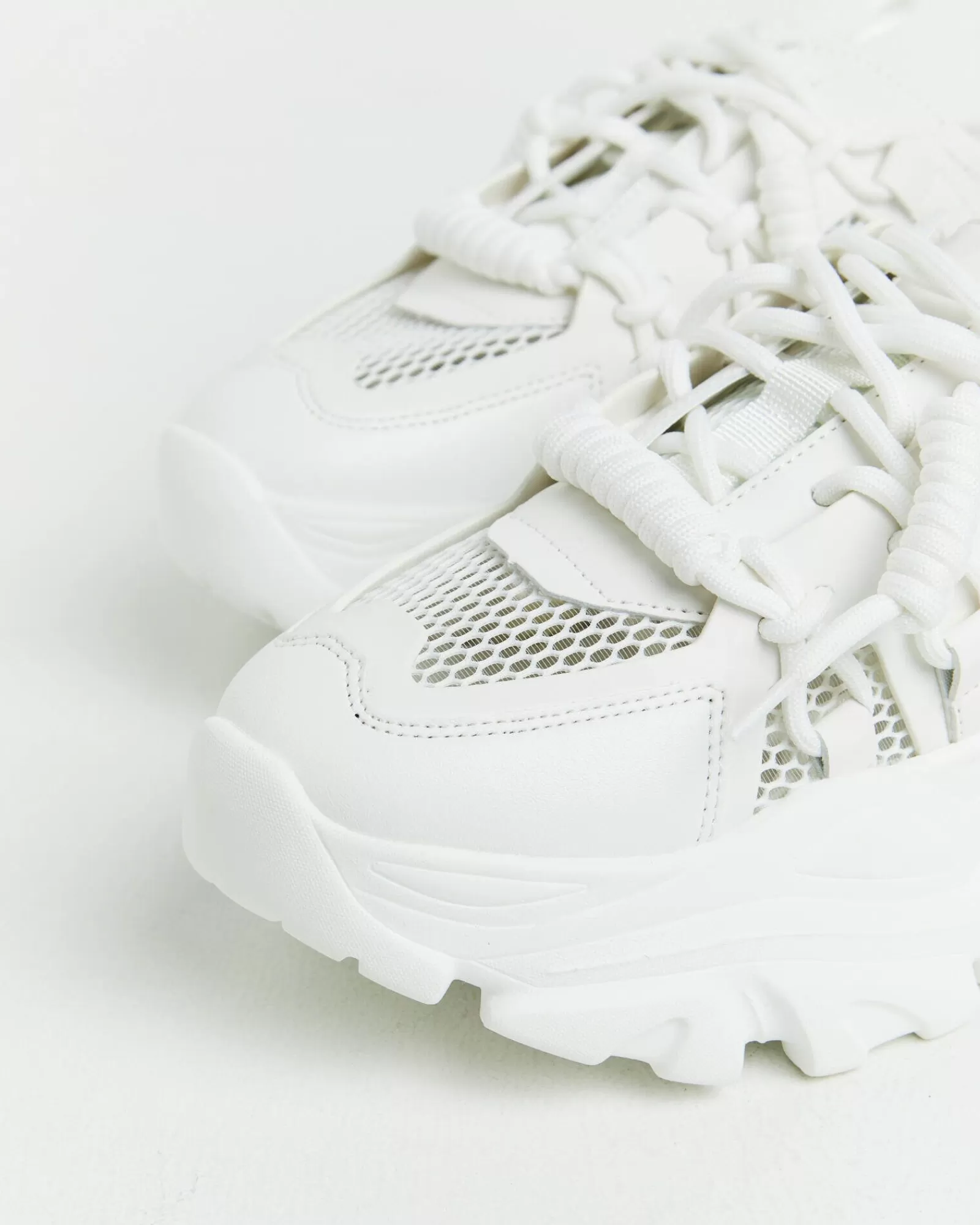 STEVE MADDEN Scarpe Sportive Slip-On Bianco Puro - Design Essenziale con Suola Antiscivolo Robusta, Comode per Tutto il Giorno