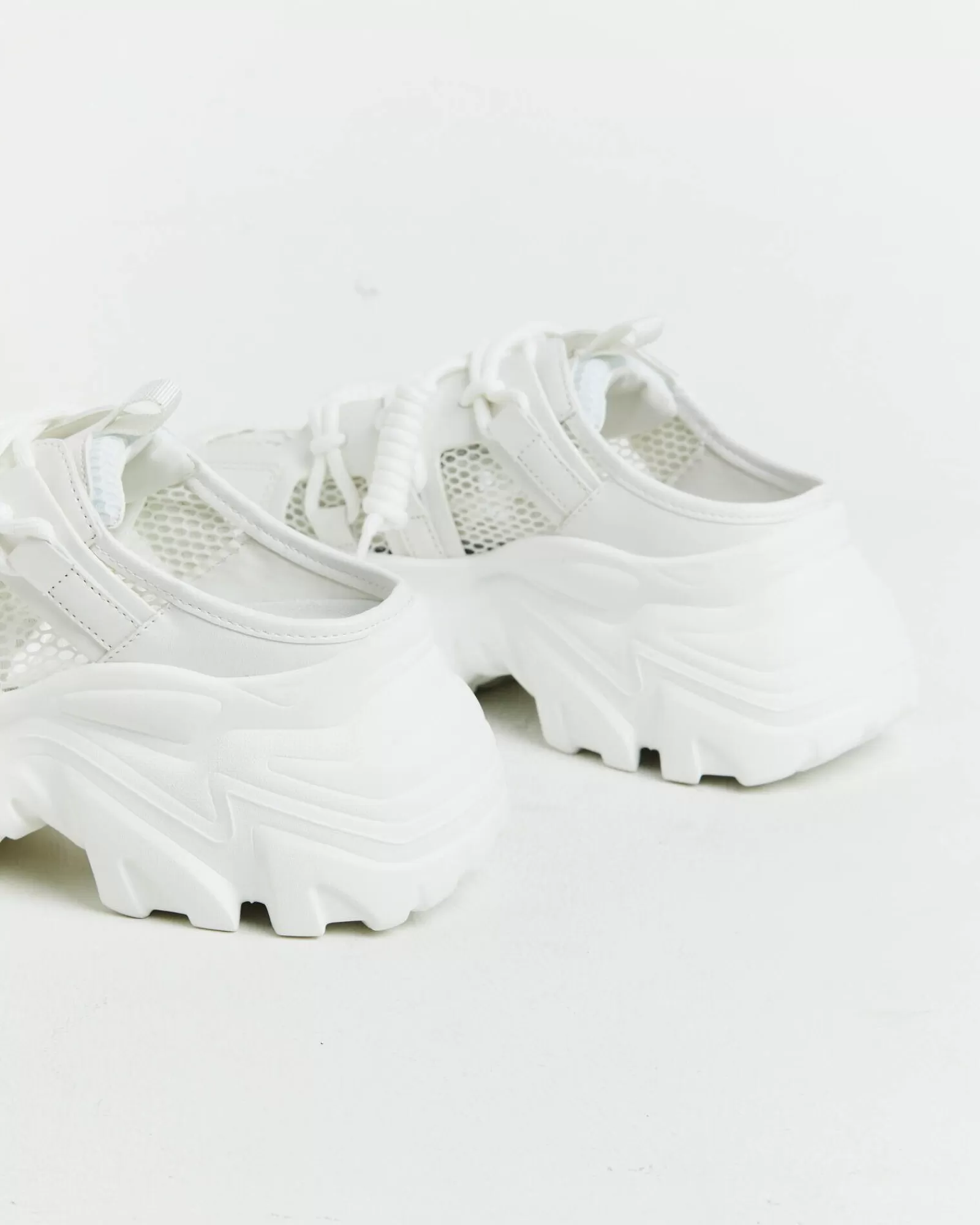 STEVE MADDEN Scarpe Sportive Slip-On Bianco Puro - Design Essenziale con Suola Antiscivolo Robusta, Comode per Tutto il Giorno