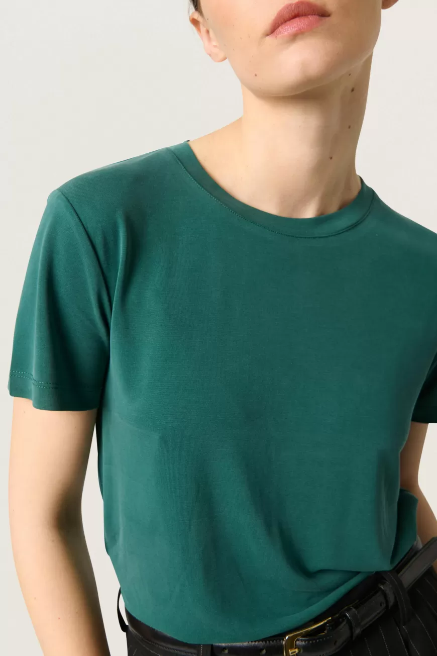 Maglietta SLColumbine Avvolta nel Lusso - T-Shirt Premium con Design Esclusivo | Abbigliamento Casual di Alta Qualità