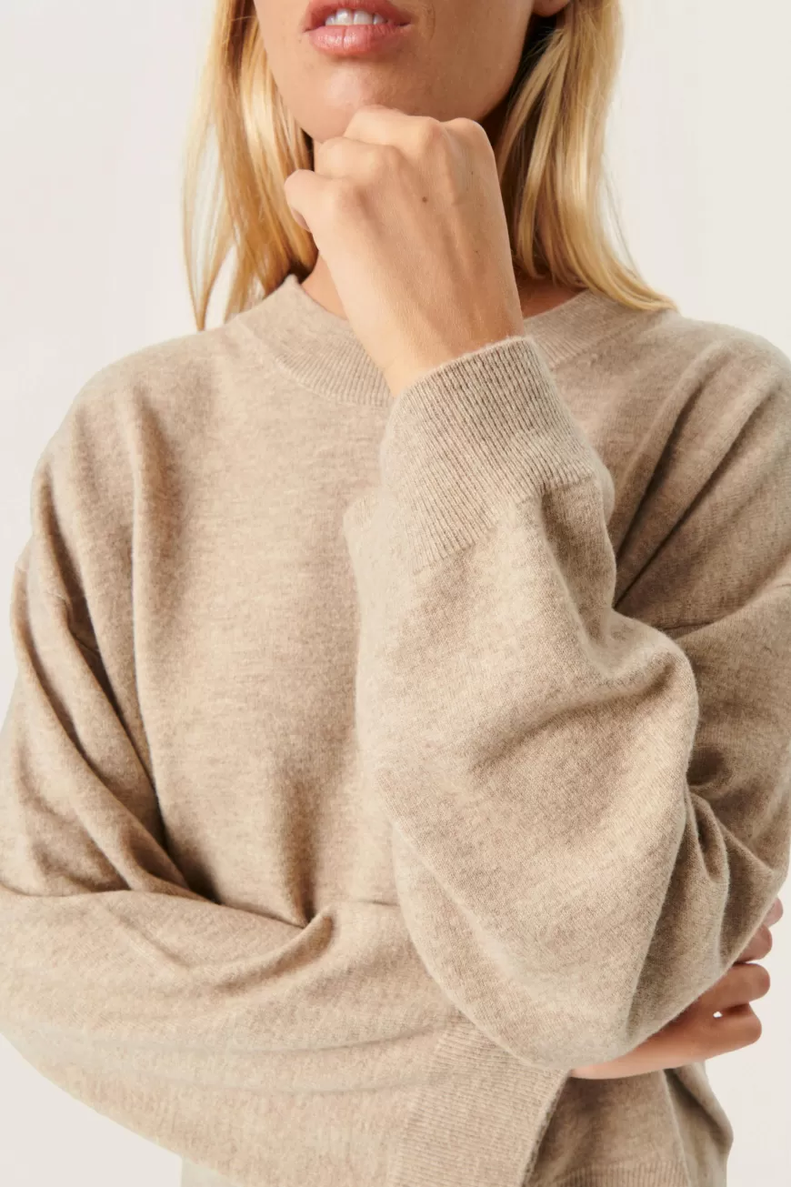 Maglione SLMolina: Avvolto nell'Eleganza con Strisce - Unisex Premium  

(：