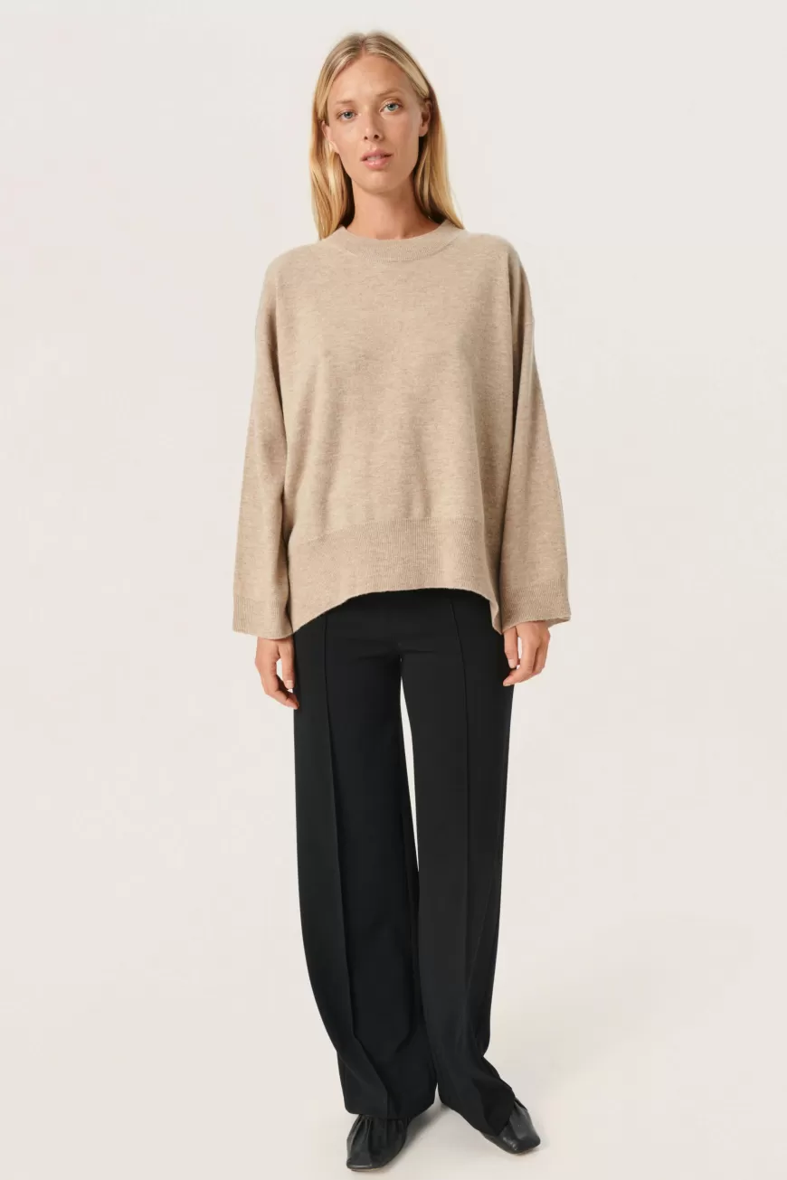 Maglione SLMolina: Avvolto nell'Eleganza con Strisce - Unisex Premium  

(：