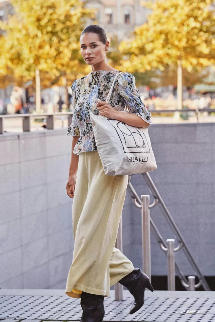 Camicia SLOlympia: Eleganza senza tempo immersa nel lusso - Collezione esclusiva di camicie e bluse femminili