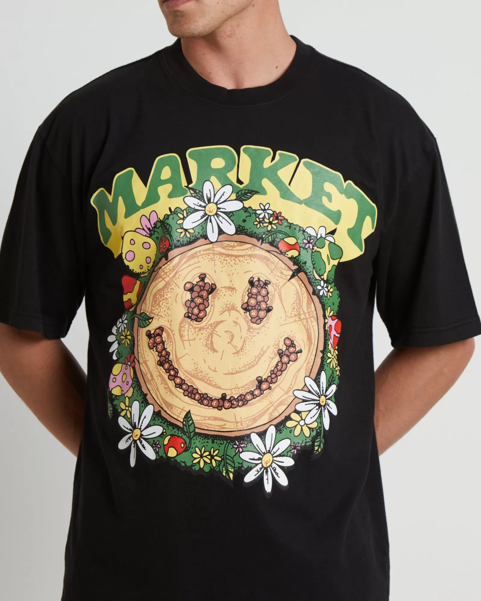 Maglietta a Maniche Corte MARKET con Stampa Smiley Scomposto - Nero Invecchiato, Tocco Vintage e Design Unico