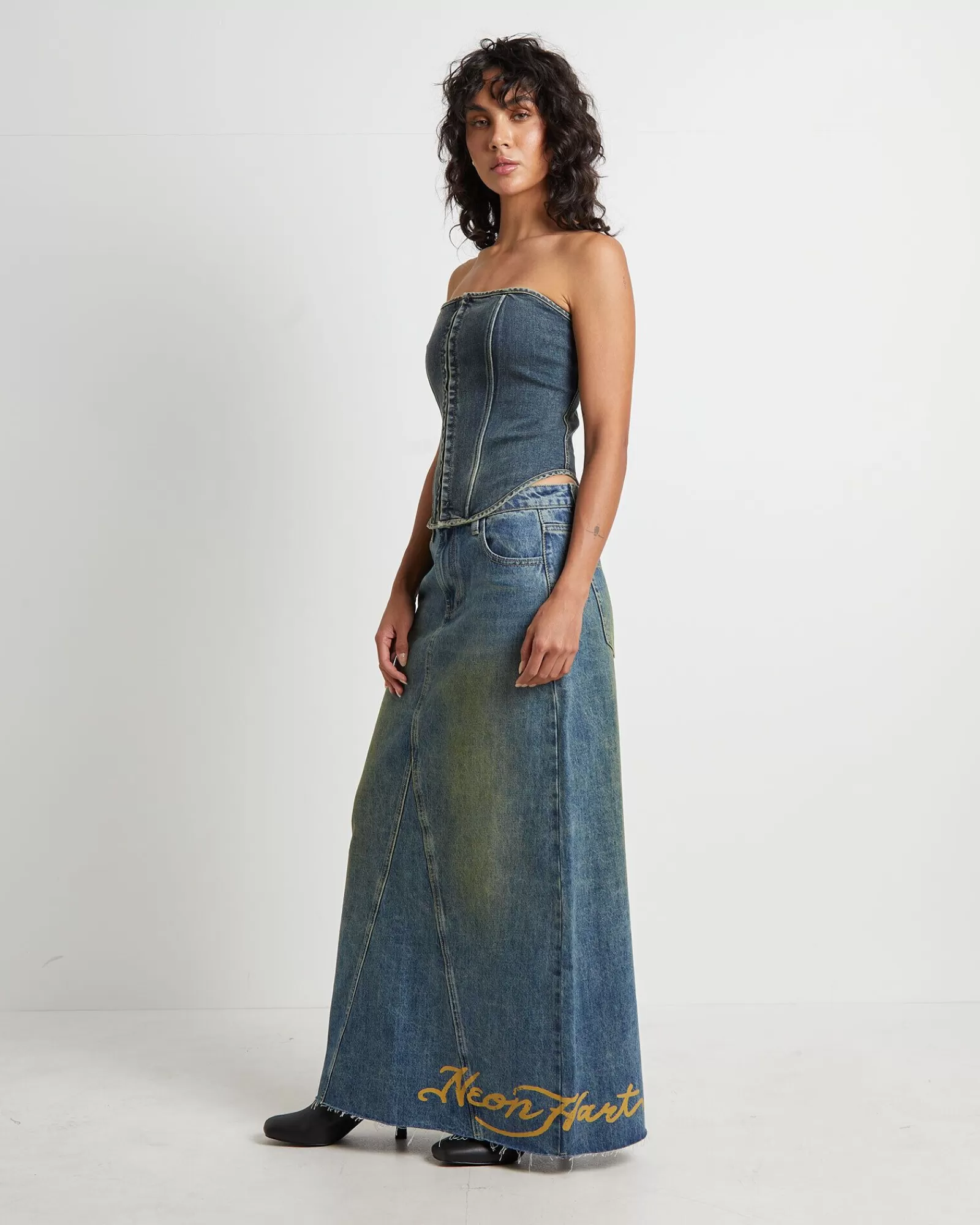 Corsetto in Denim Taytum di NEON HART - Chiusura Anteriore con Occhielli e Finitura Vintage Stilizzata