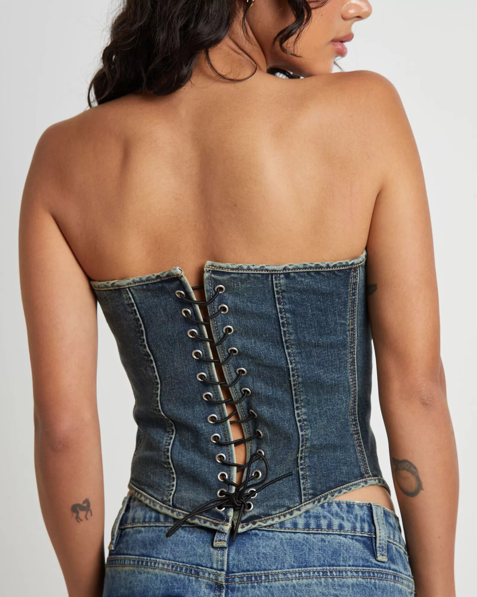 Corsetto in Denim Taytum di NEON HART - Chiusura Anteriore con Occhielli e Finitura Vintage Stilizzata