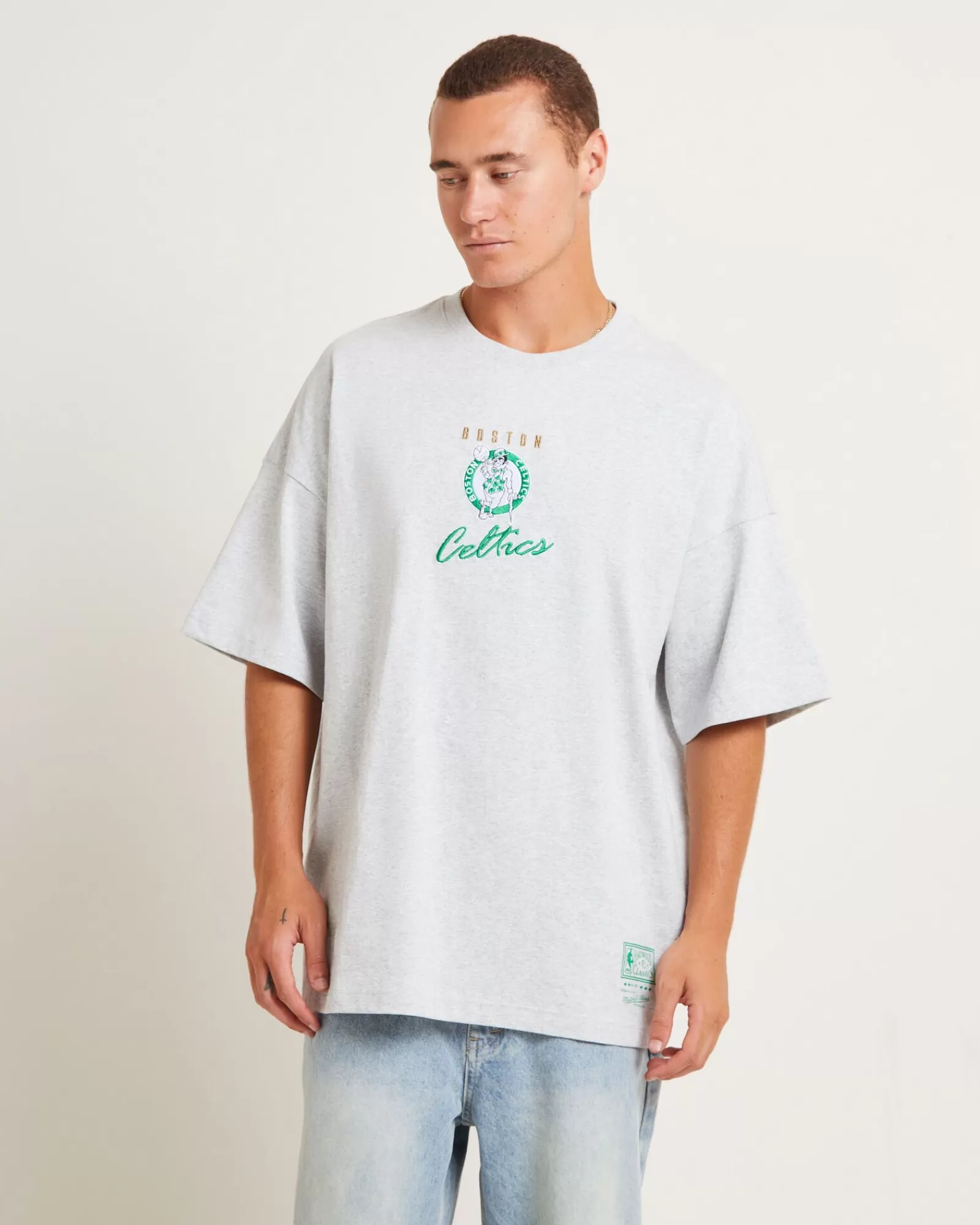 Maglietta Boston Celtics Stile Vintage in Grigio Melange - Taglia Oversize con Logo Triplo Ricamo Mitchell & Ness