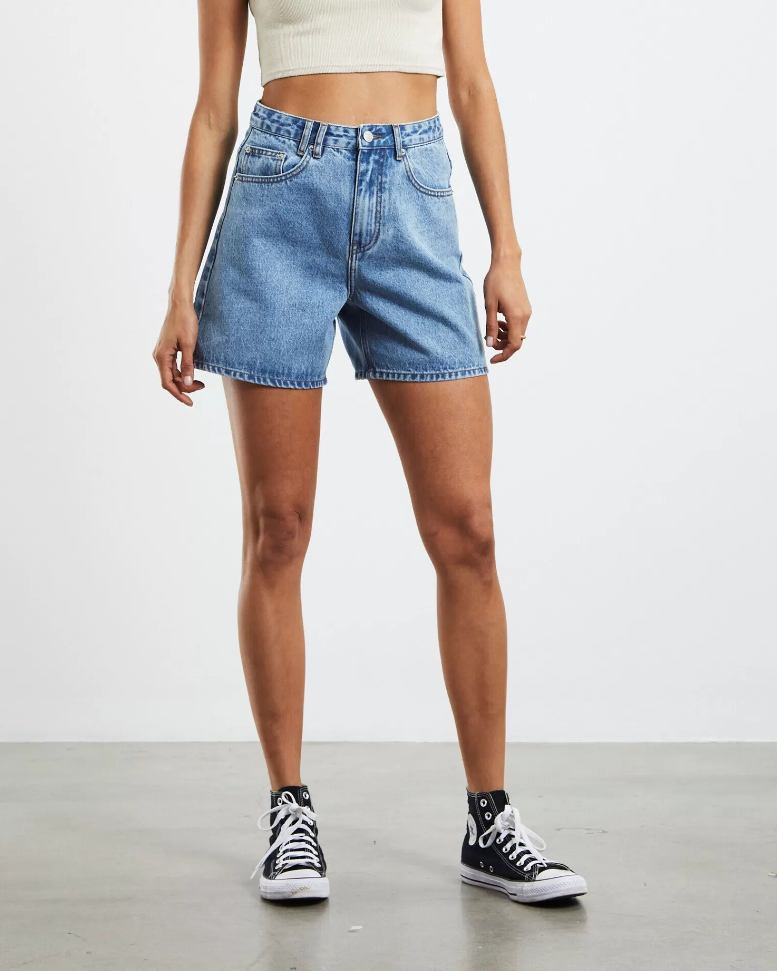 INSIGHT Vinnie Shorts Vintage Comodi in Blu Elettrico - Offerta Imperdibile!