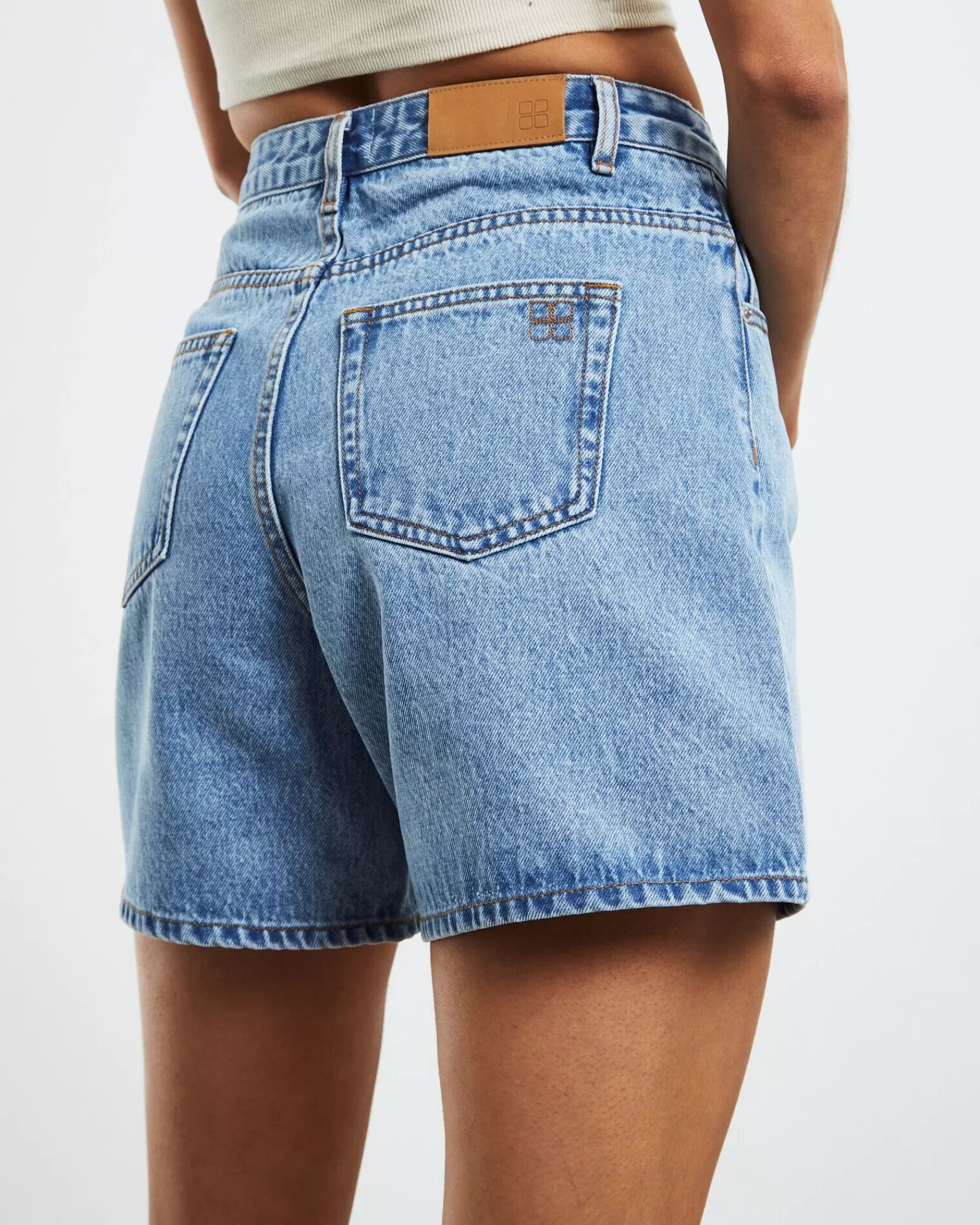 INSIGHT Vinnie Shorts Vintage Comodi in Blu Elettrico - Offerta Imperdibile!