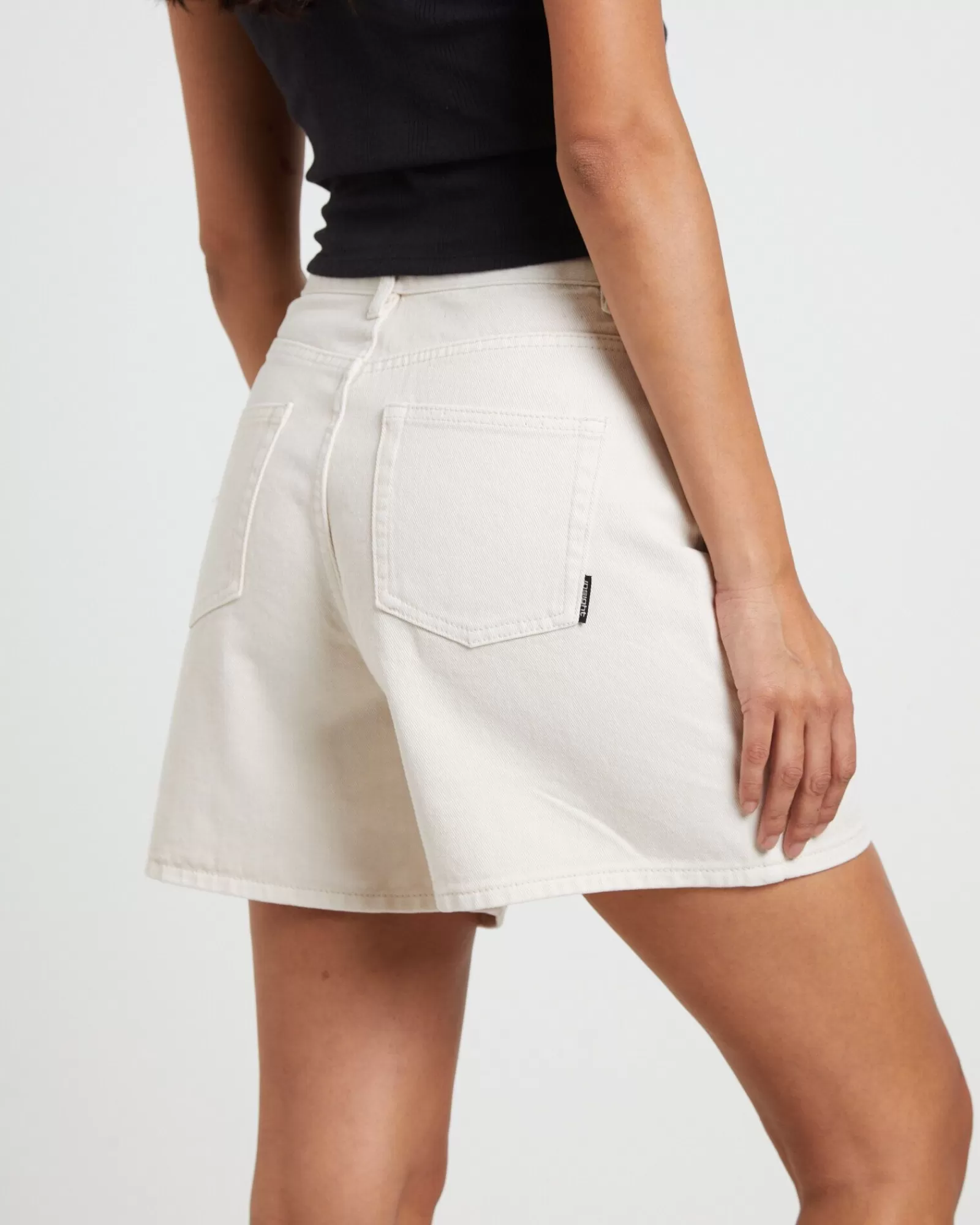 INSIGHT Vinnie - Shorts Denim Vintage Tonalità Bianco Gesso | Modello Retrò con Fodera Morbida