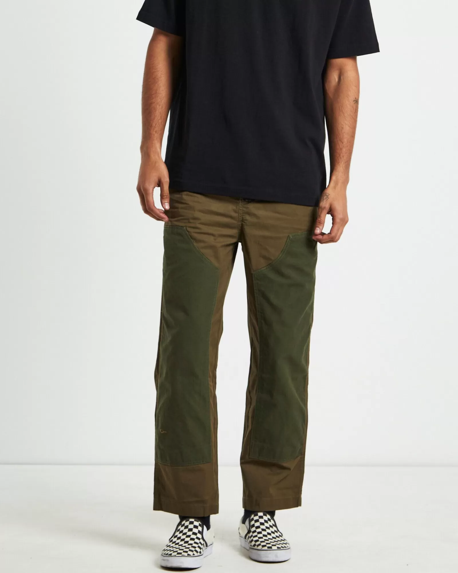 Pantaloni Utility Casual Tonalità Militare - Nuova Collezione Multifunzionale di The Critical Slide Society
