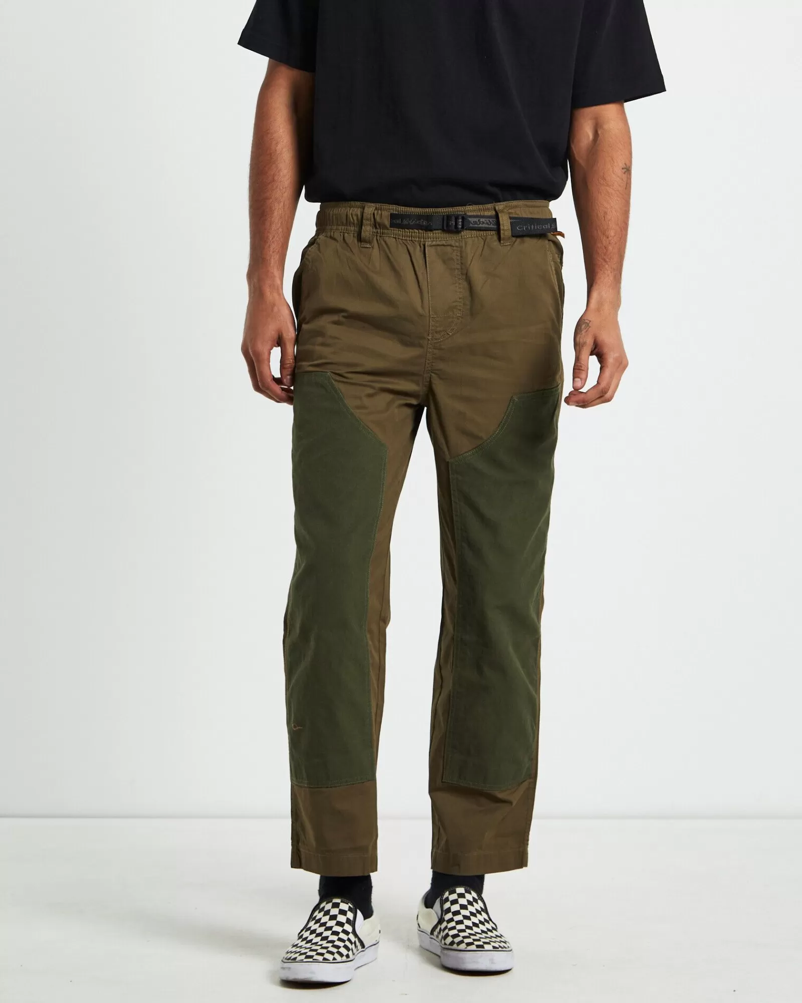 Pantaloni Utility Casual Tonalità Militare - Nuova Collezione Multifunzionale di The Critical Slide Society