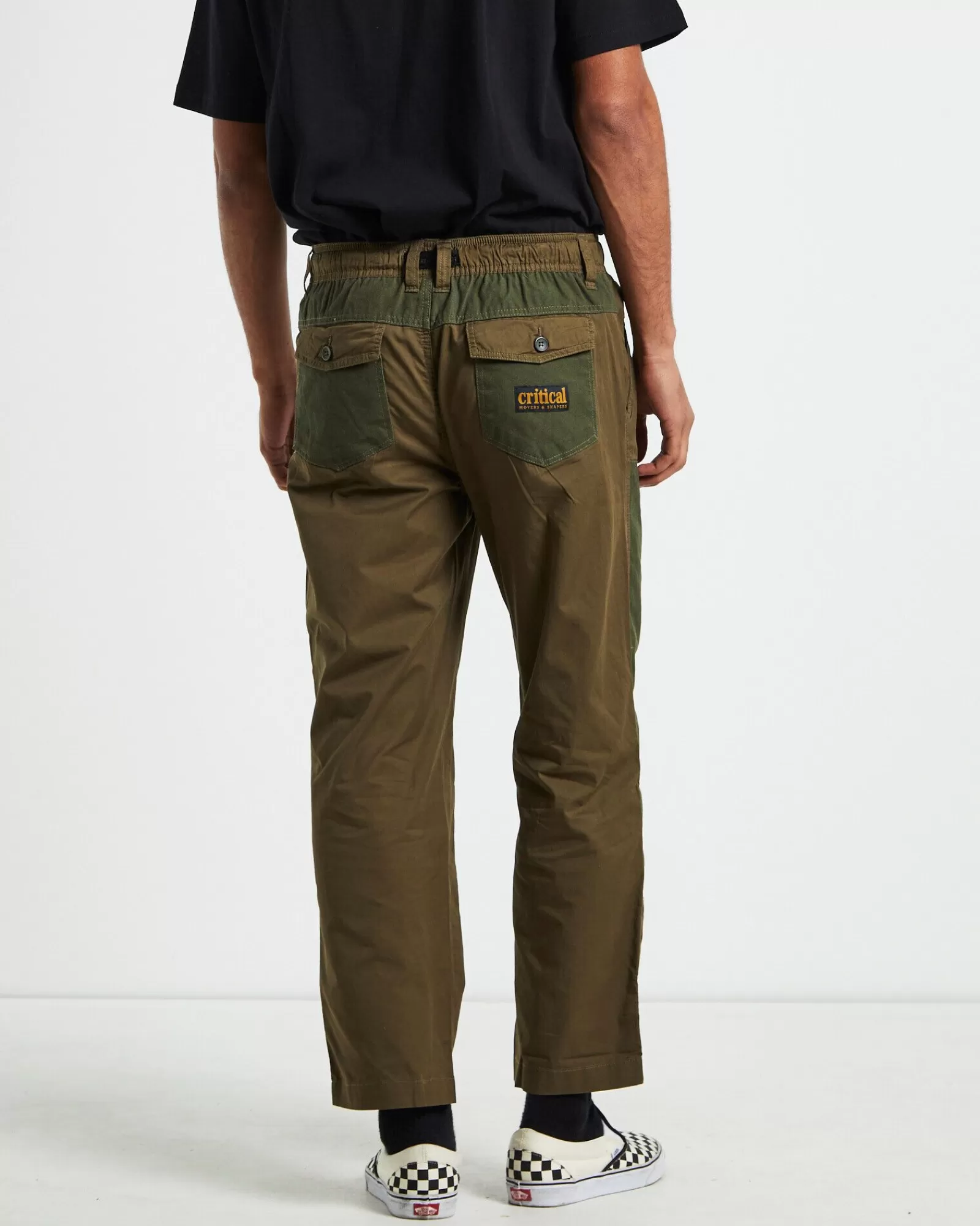 Pantaloni Utility Casual Tonalità Militare - Nuova Collezione Multifunzionale di The Critical Slide Society